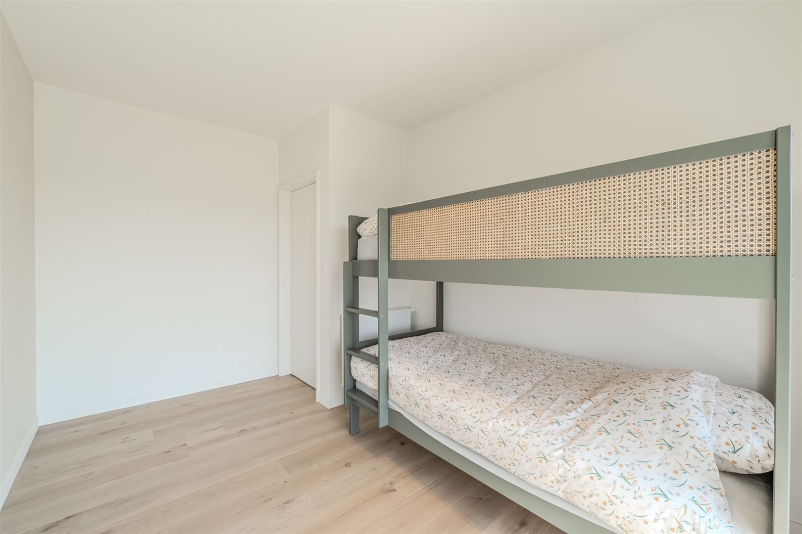 gerenoveerd appartement met zee en duinzicht foto 17