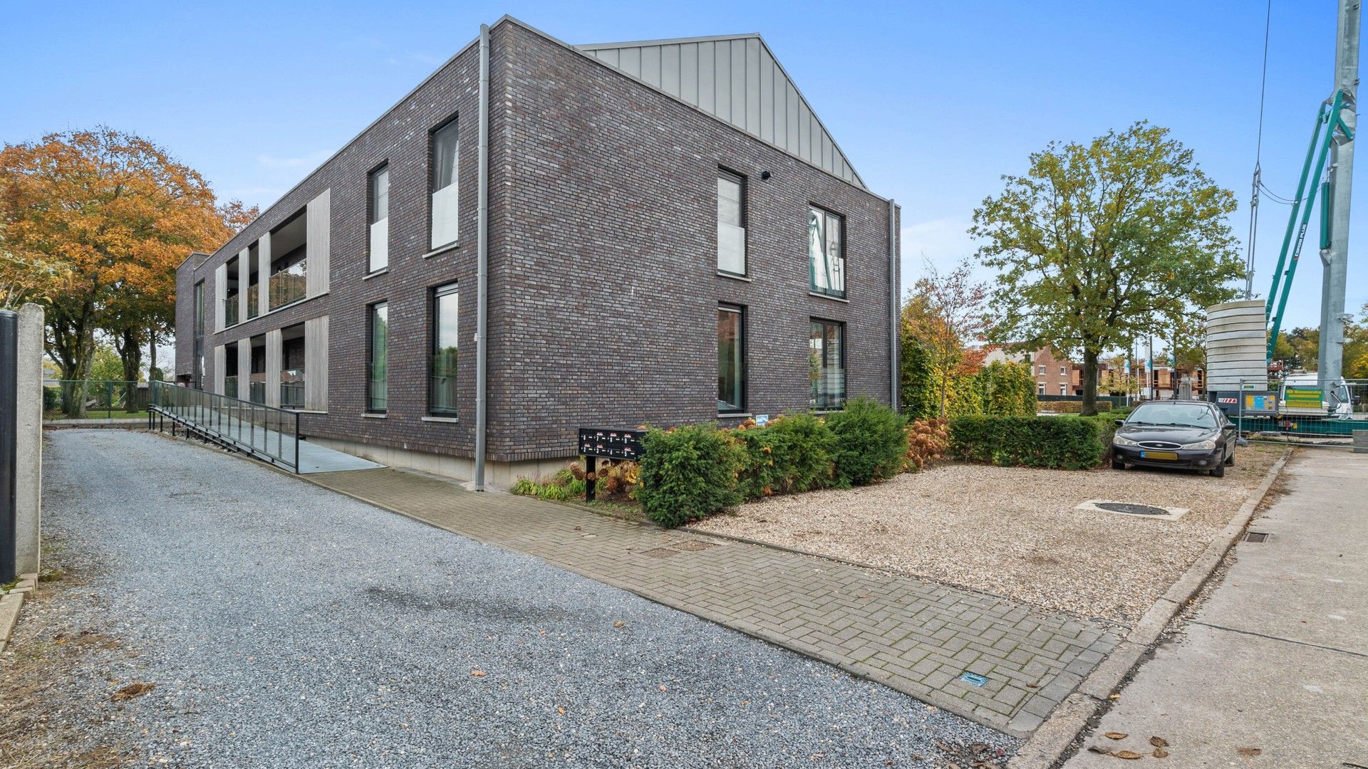 Gelijkvloers appartement met 2 slaapkamers, terras en tuin. Inclusief parking en kelderberging. foto 2