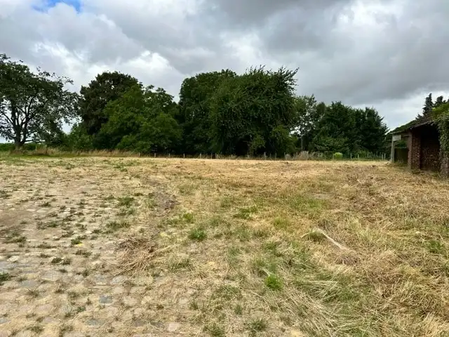 Uniek stuk bouwgrond  met 33 m perceelbreedte op bouwlijn!  16 a 54 ca. foto 3
