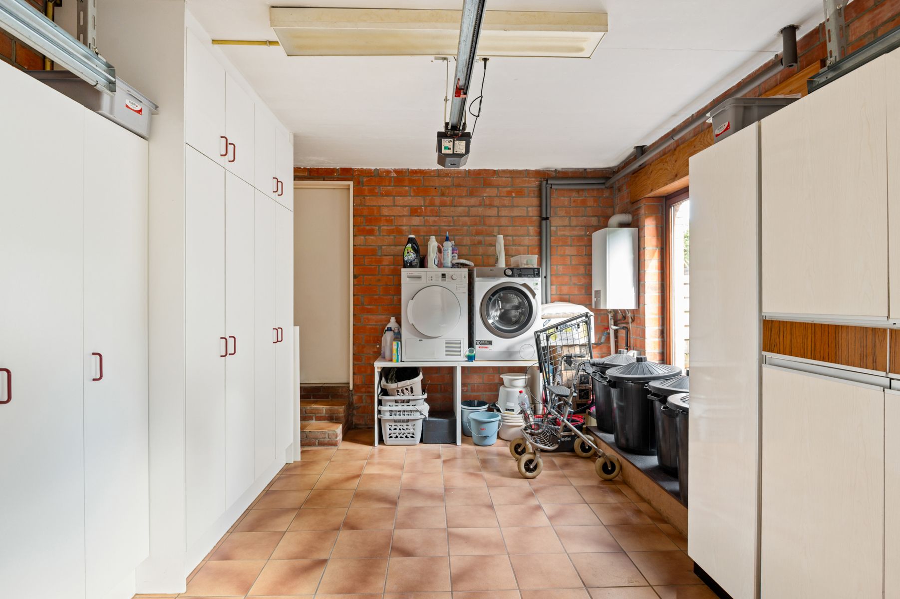 Ruime gezinswoning met bijgebouw en tuin op 694m2 grond foto 10