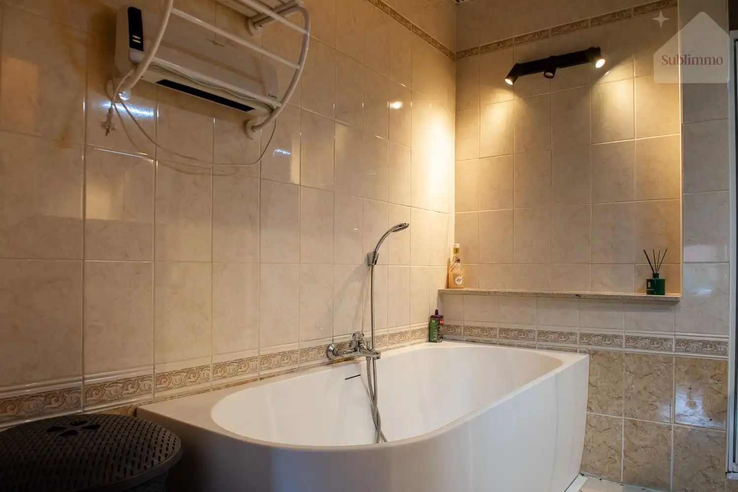 Rustig gelegen gezinswoning met 3 slaapkamers op een perceel van 744 m². foto 9