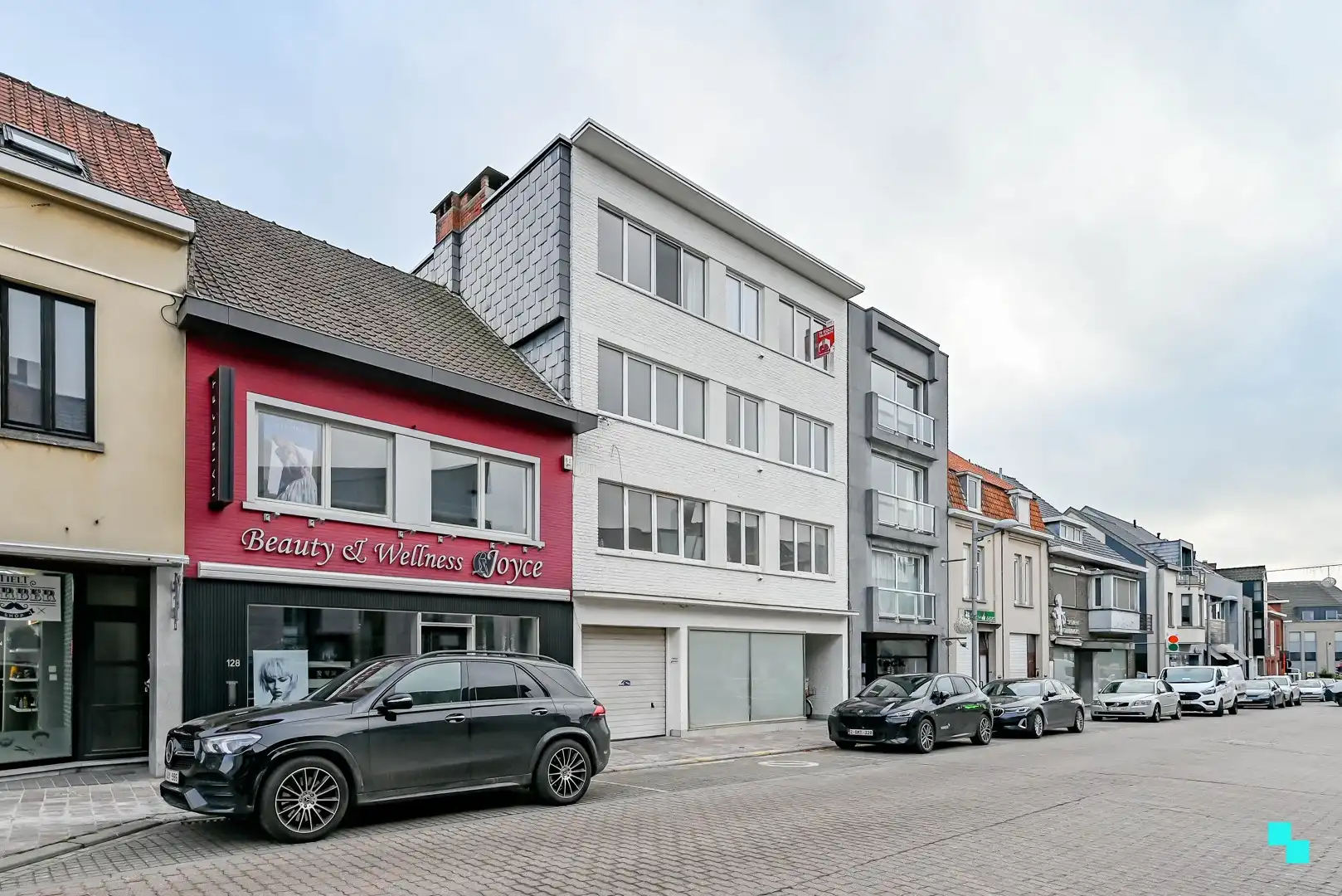 Gerenoveerd appartement met twee slaapkamers in centrum Tielt foto 23
