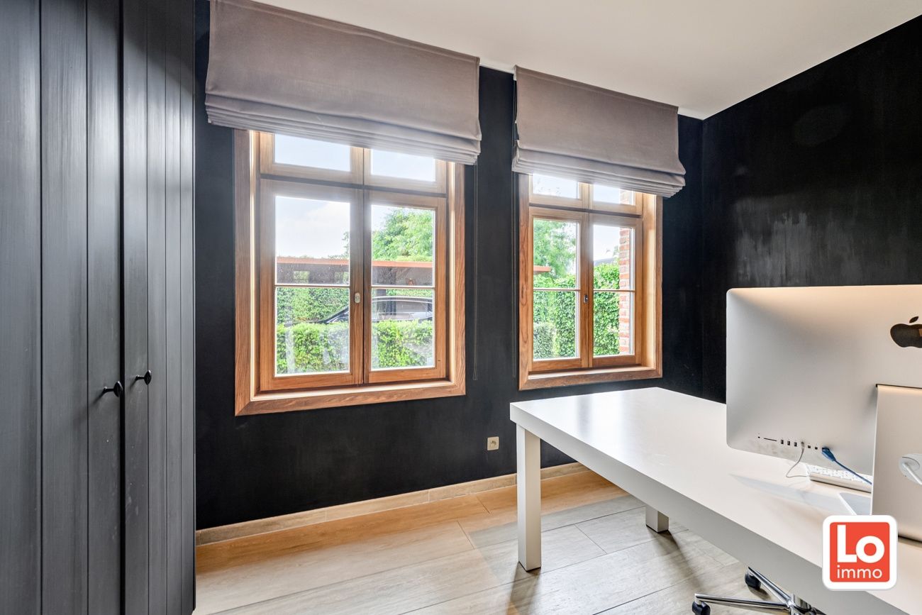 Ruime, charmante en degelijke alleenstaande villa met inpandige garage op een rustige en makkelijk bereikbare locatie tussen Lochristi en Gent. foto 5