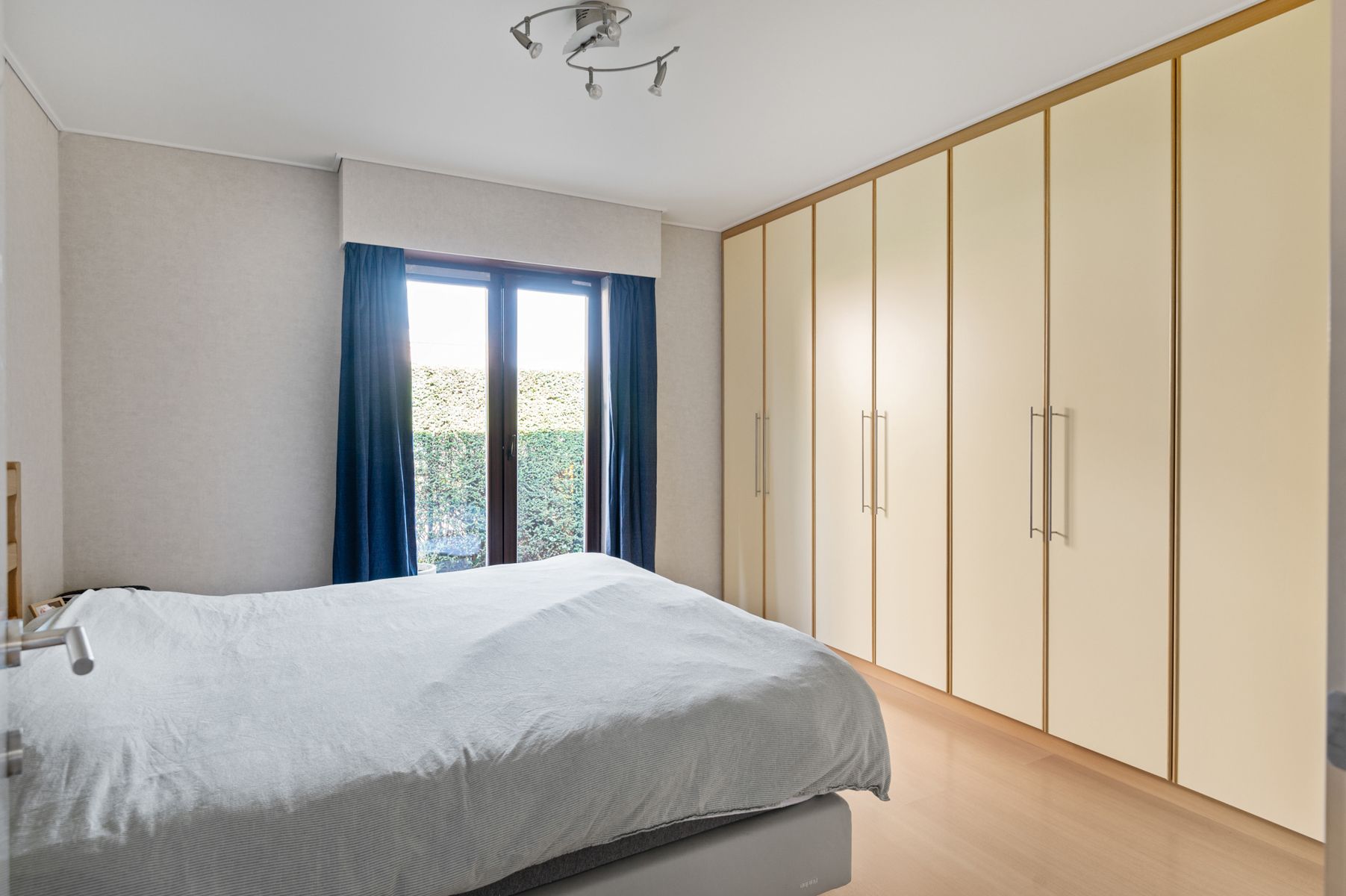 Vrijstaande, instapklare woning met verwarmd zwembad foto 8