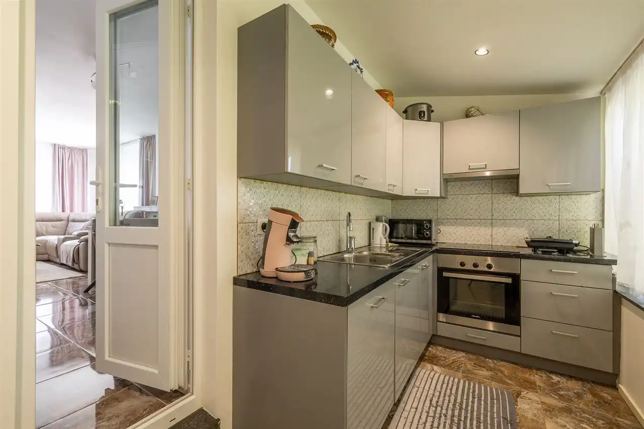 villastijl,vernieuwd in 2018, label D, mooi perceel foto 12