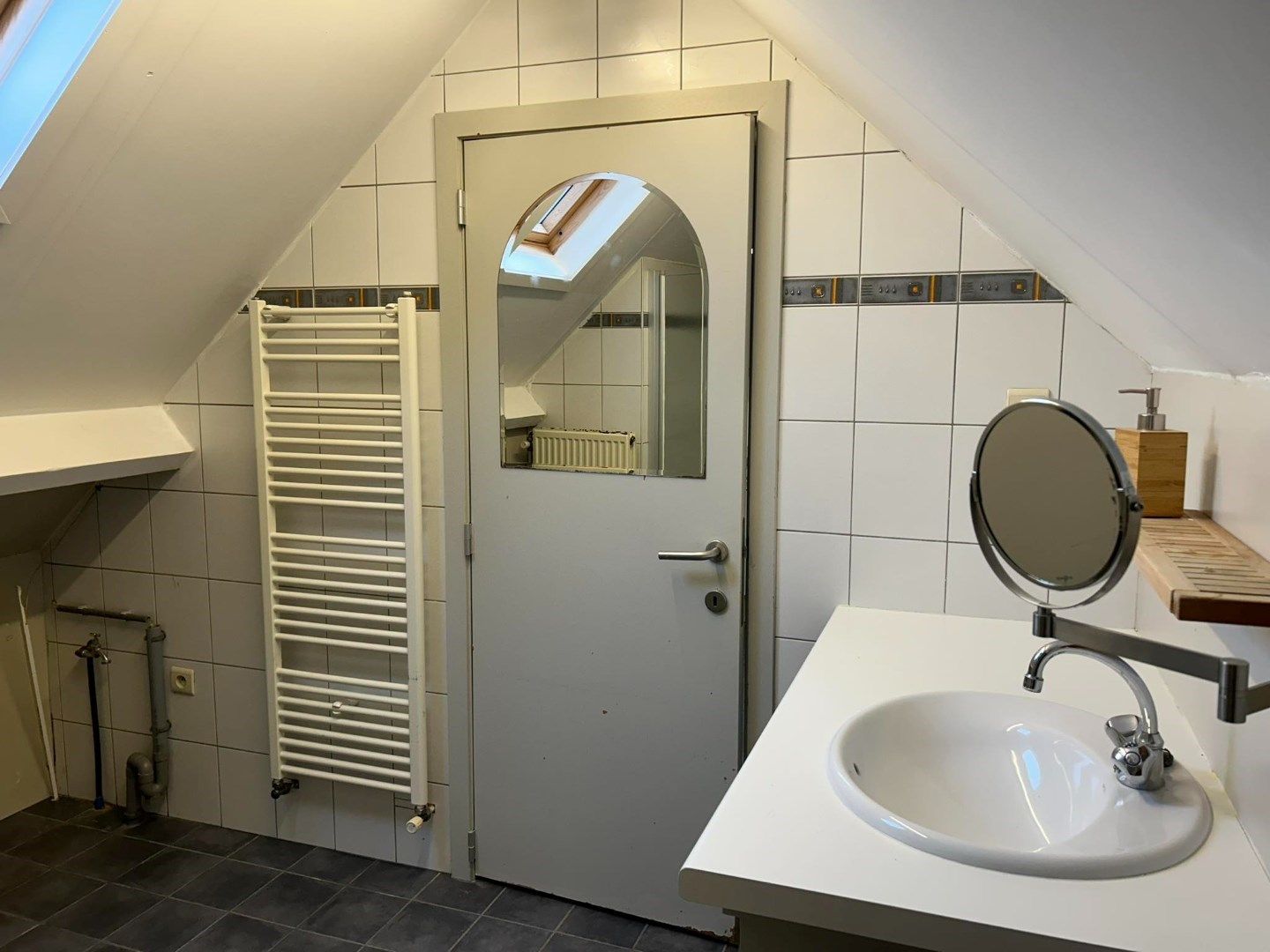 Ruim appartement met terras en 2 slaapkamers in OLV-Olen! foto 16