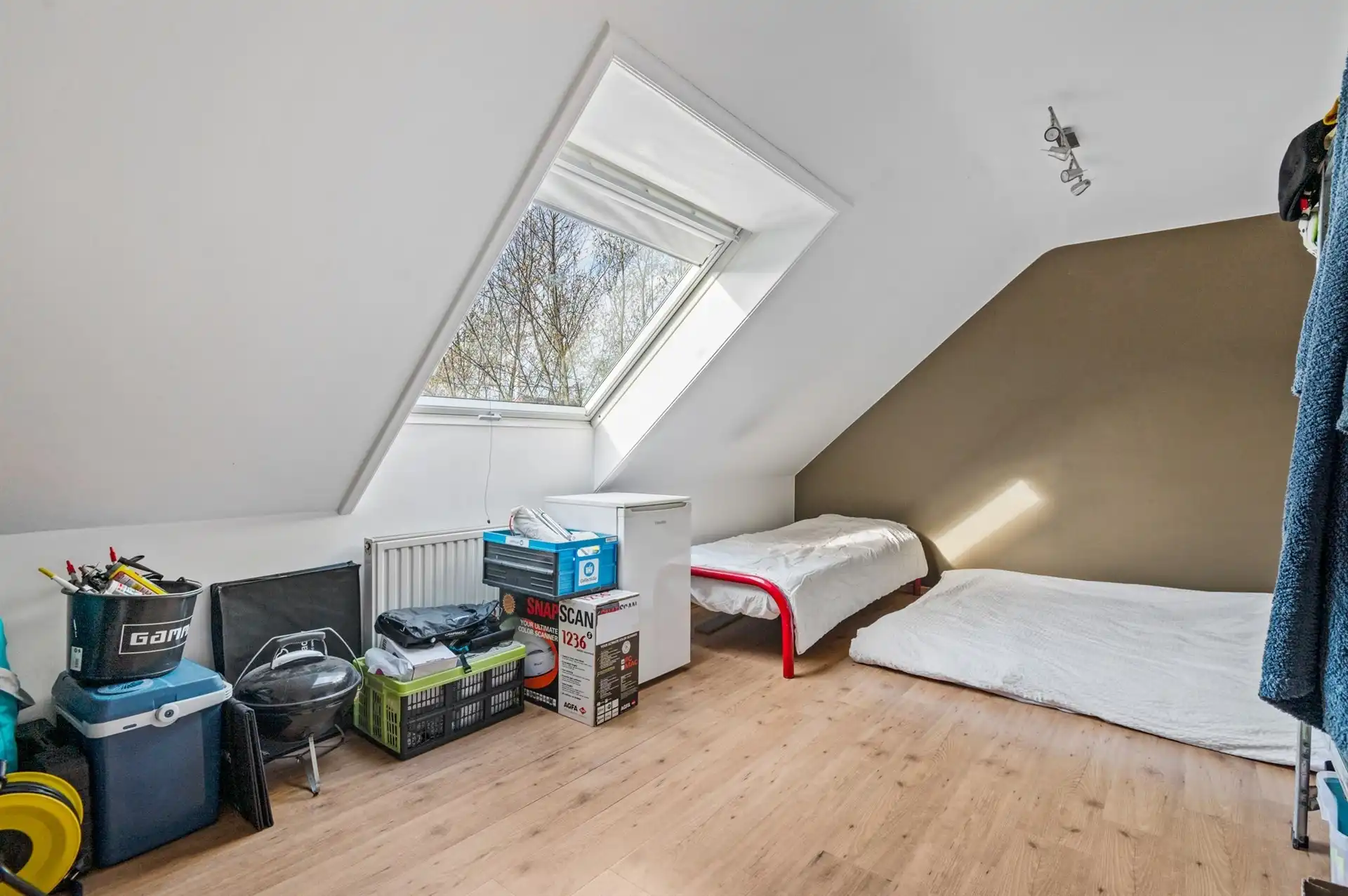 Handelspand met ruim appartement op een toplocatie in Sint-Gillis-Waas foto 16