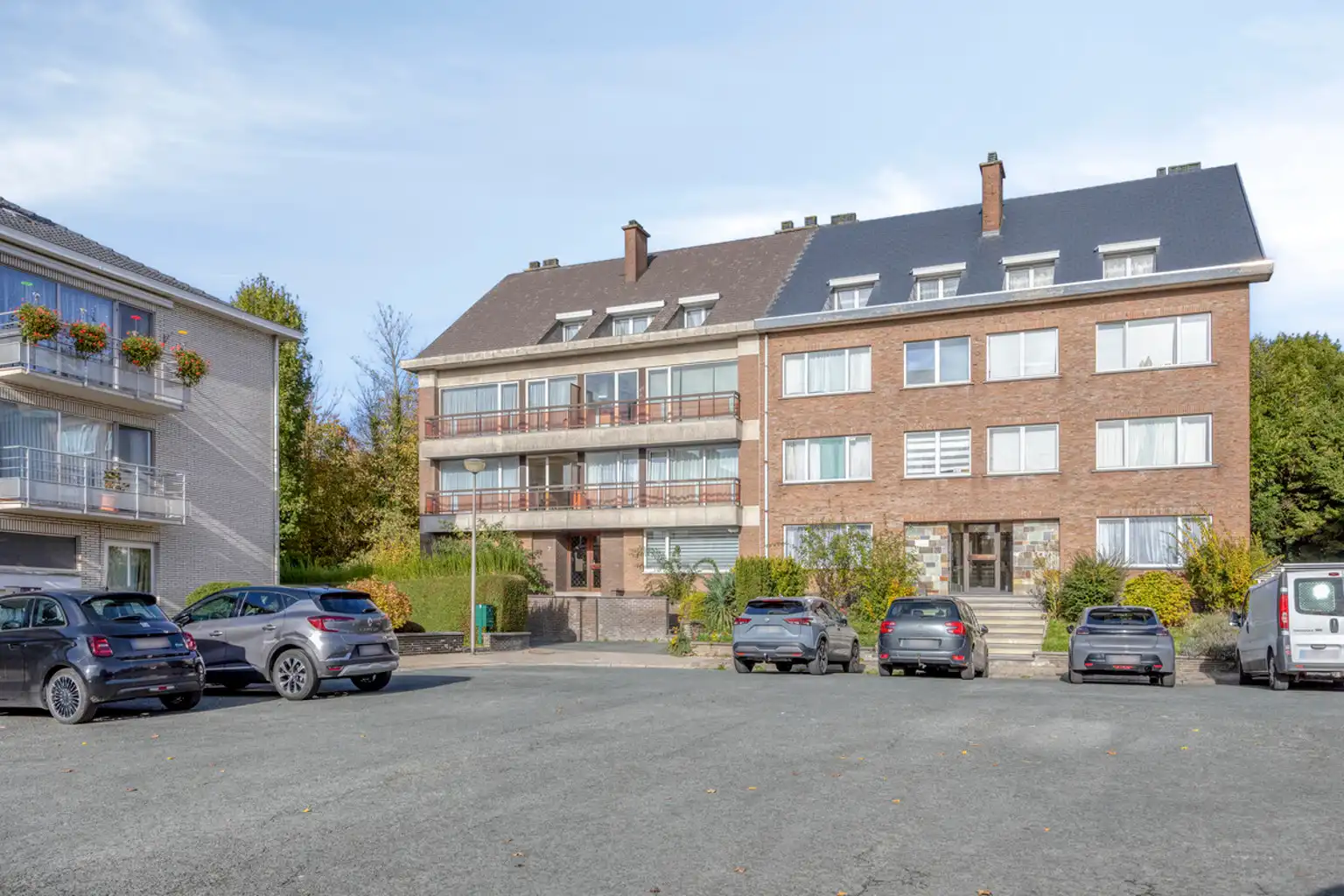 Instapklaar gelijkvloers appartement met eigen tuin foto 2