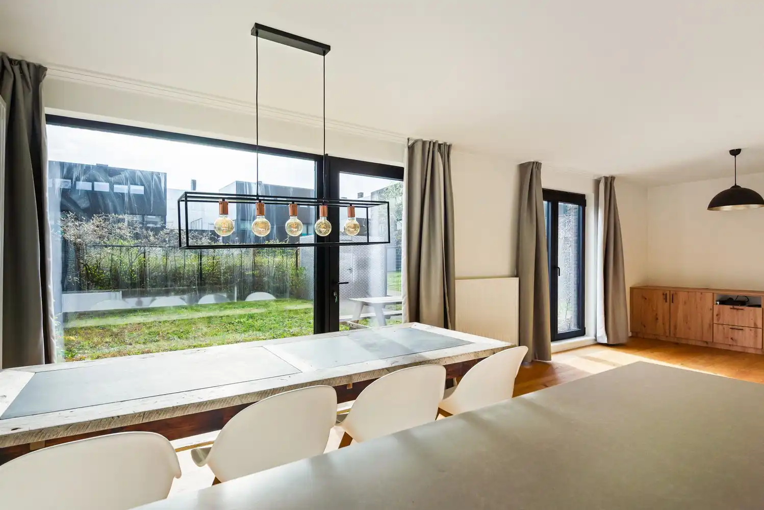 Instapklaar gelijkvloersappartement met 3 slaapkamers en een tuin in Wijnegem! foto 5