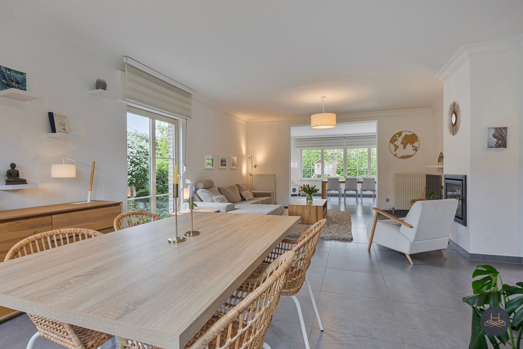 Rustig gelegen, gerenoveerde open woning met prachtige tuin foto 11