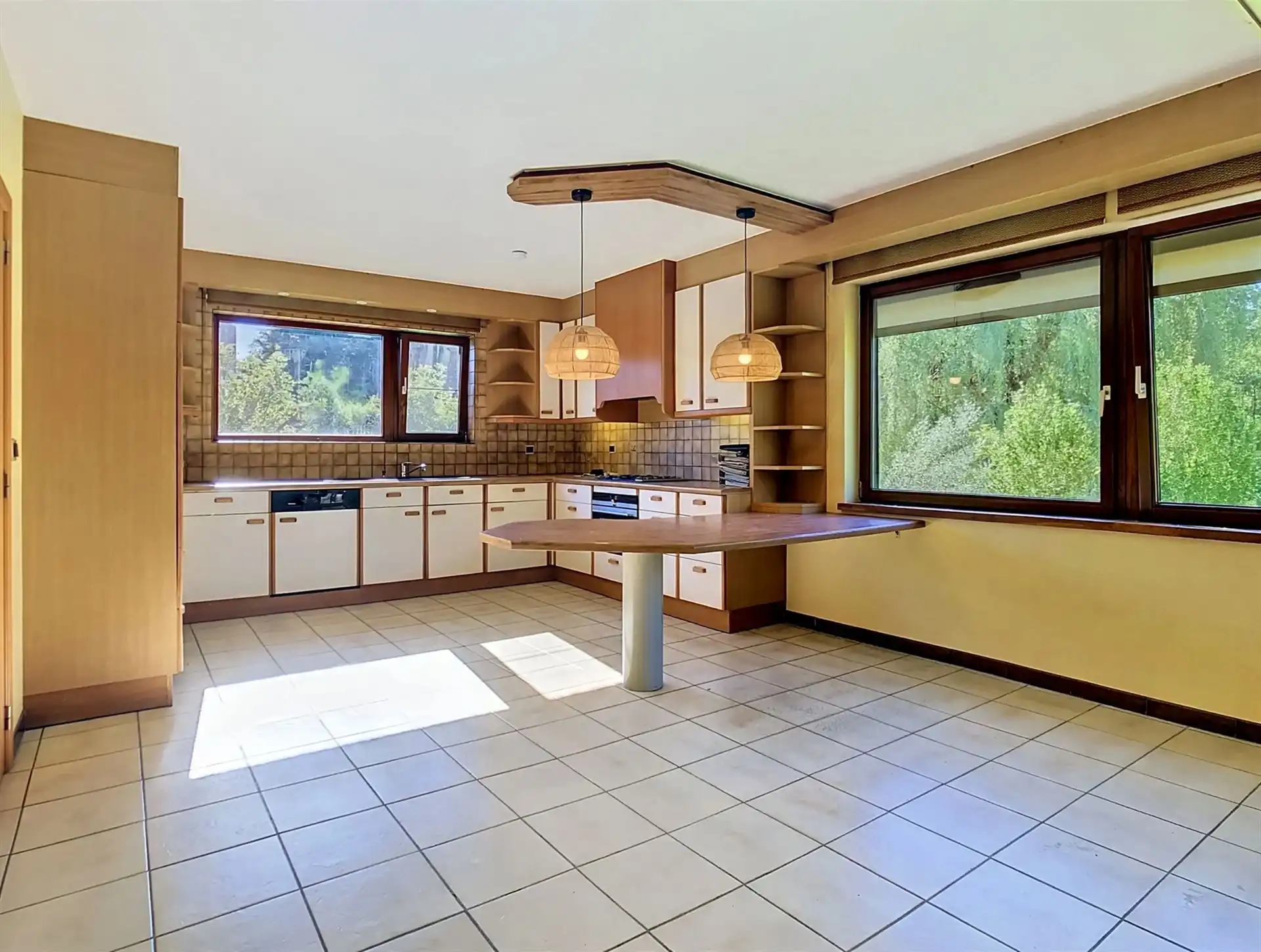Villa met 3 slpk., bureau en groot perceel foto 8