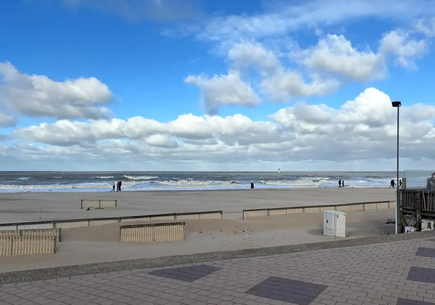 Studio met zijdelings zeezicht centraal gelegen op het Vanbunnenplein foto 4