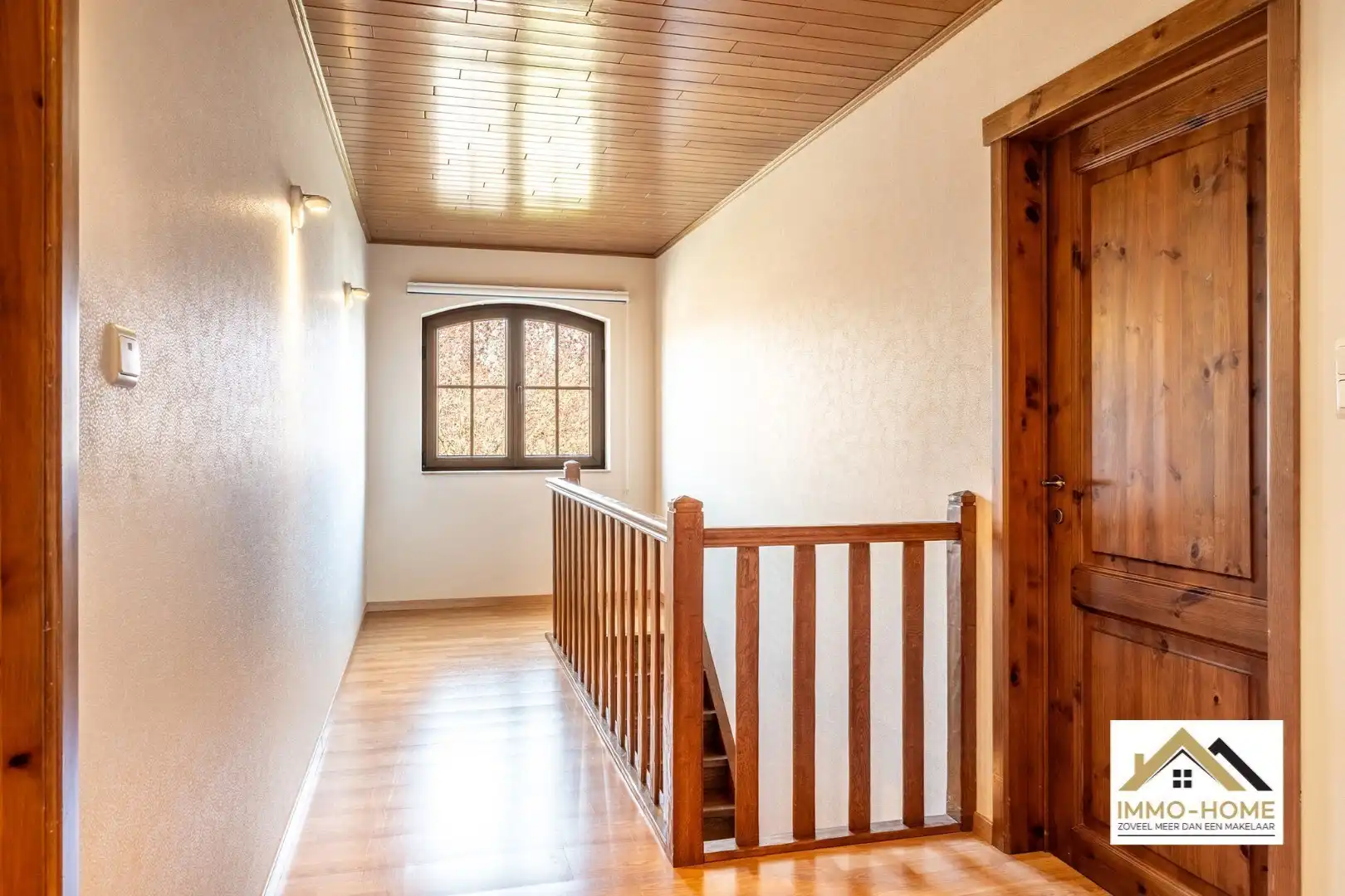 Ruime woning op topligging foto 19