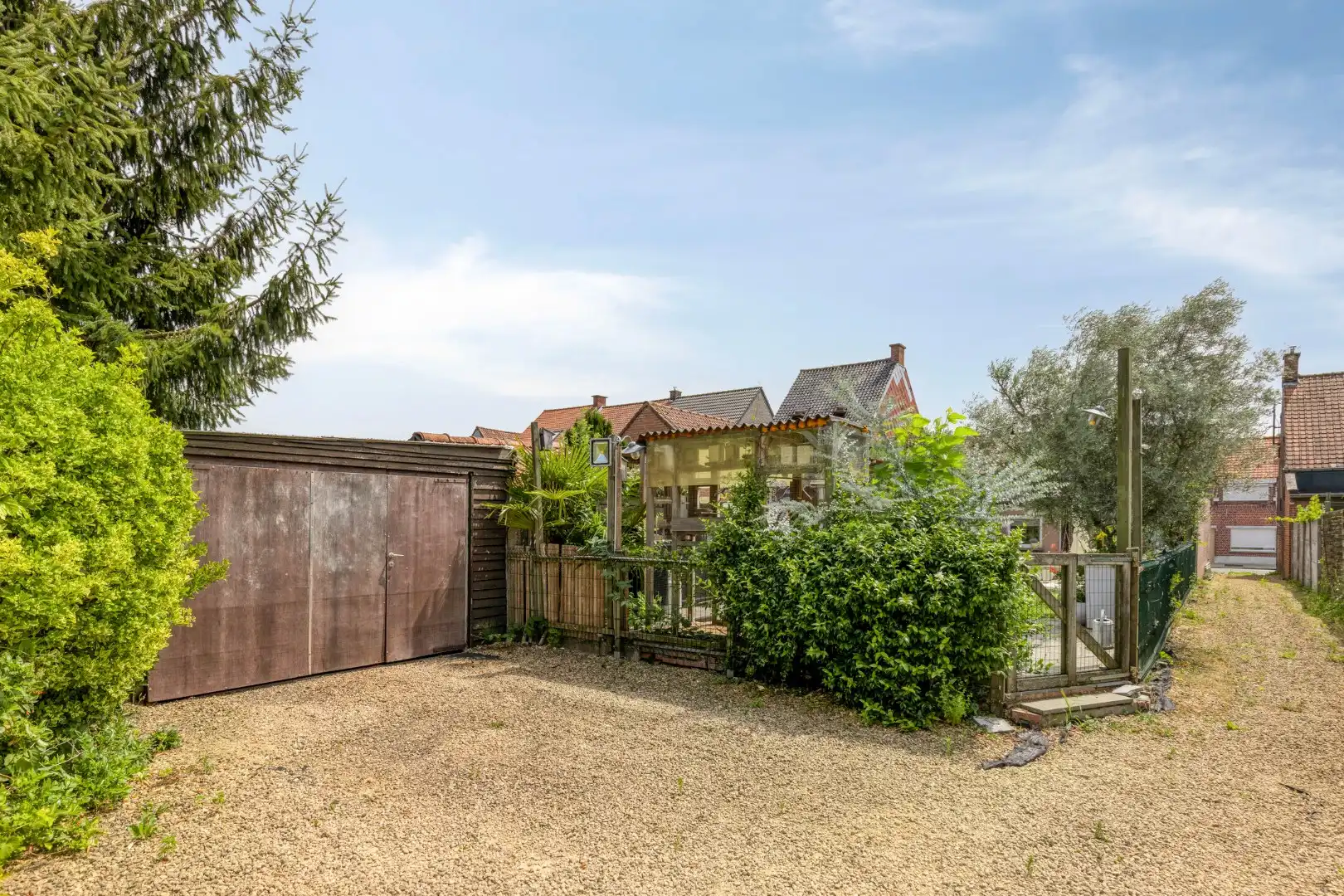 Te renoveren woning met garageweg achteraan! foto 14