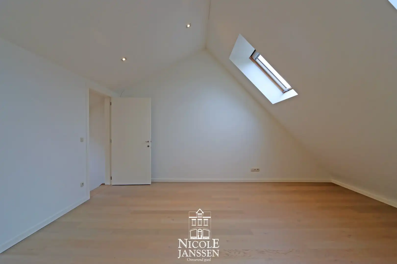 Nieuwbouwwoning met tuintje foto 13