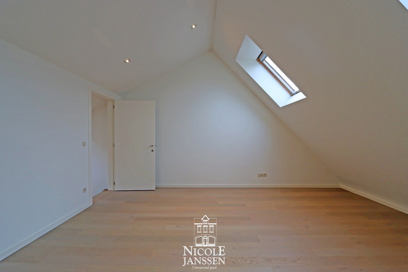 Nieuwbouwwoning met tuintje foto 13