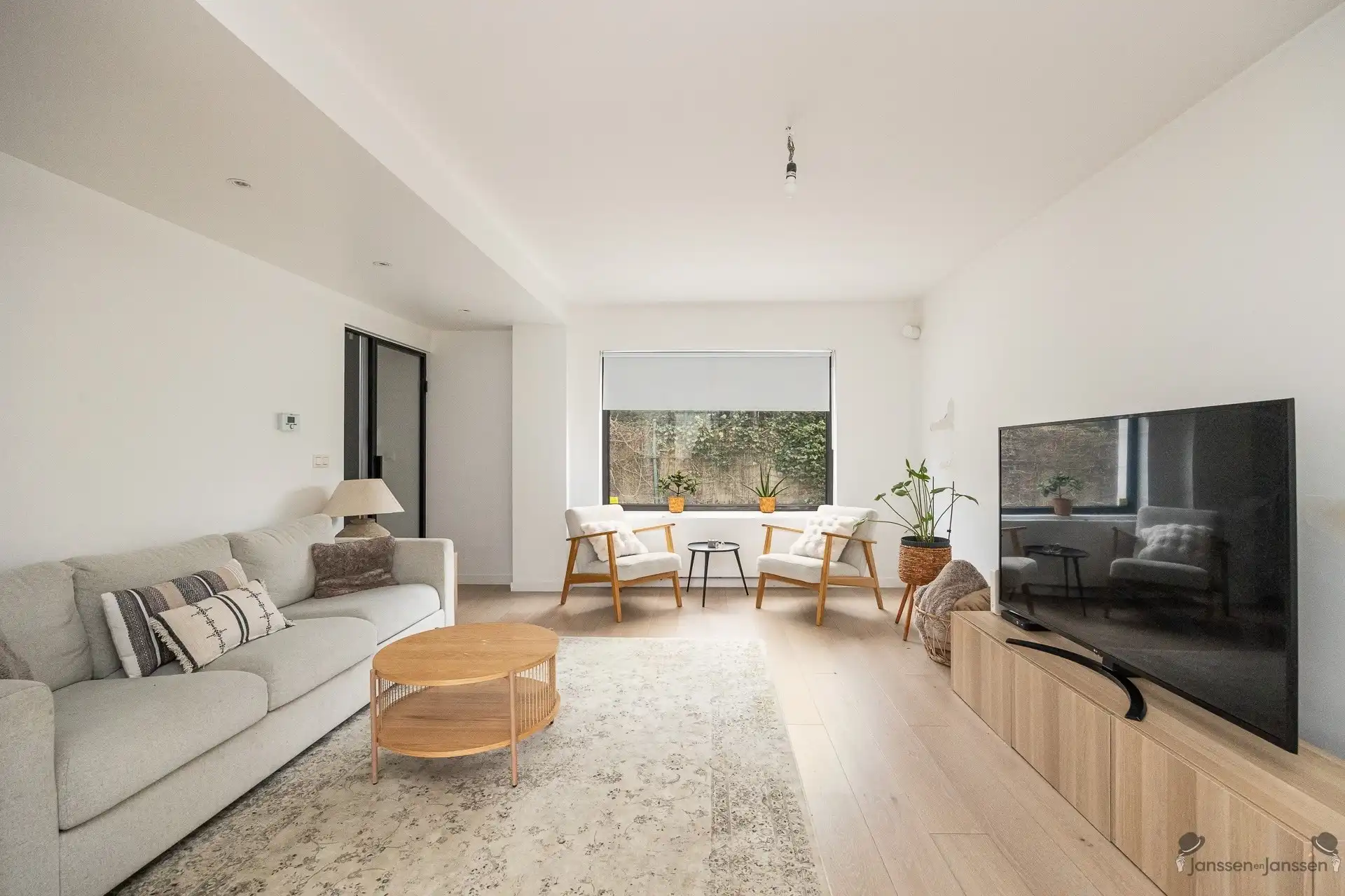 Mooi gerenoveerde woning met EPC B in hartje van Hove foto {{pictureIndex}}