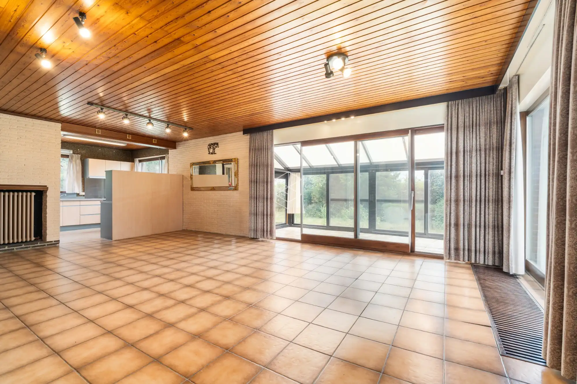Centraal gelegen gelijkvloerse woning met royale tuin op 1656m² foto 9