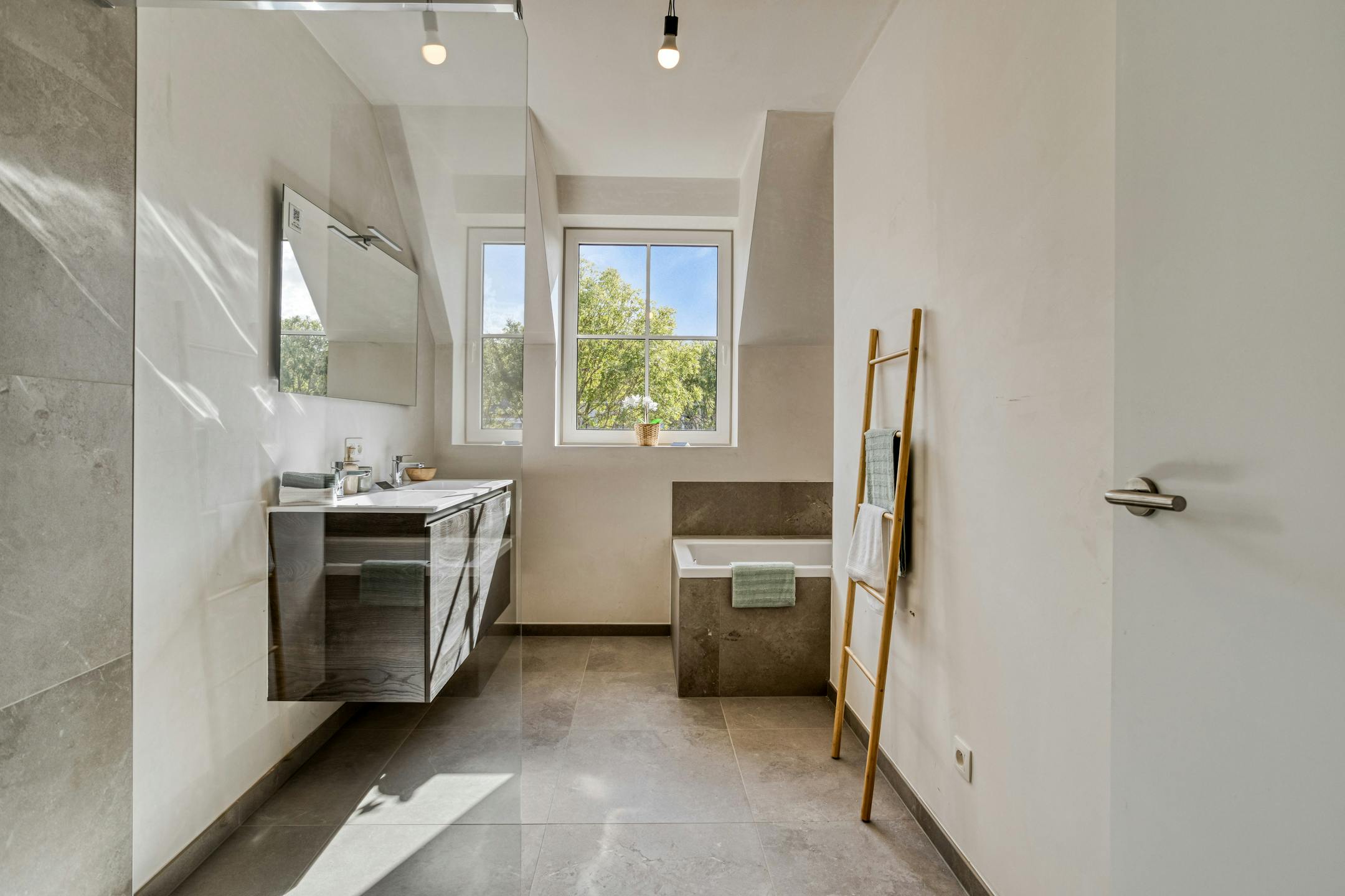 Nieuwbouw (6%) te koop in Elverdinge met 3 kamers en dubbele garage foto 12