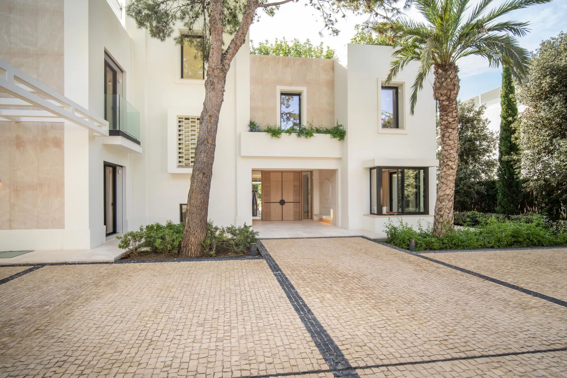 Ultieme luxe in Marbella: exclusieve villa met prachtige tuinen en privézwembad aan de Golden Mile foto 2