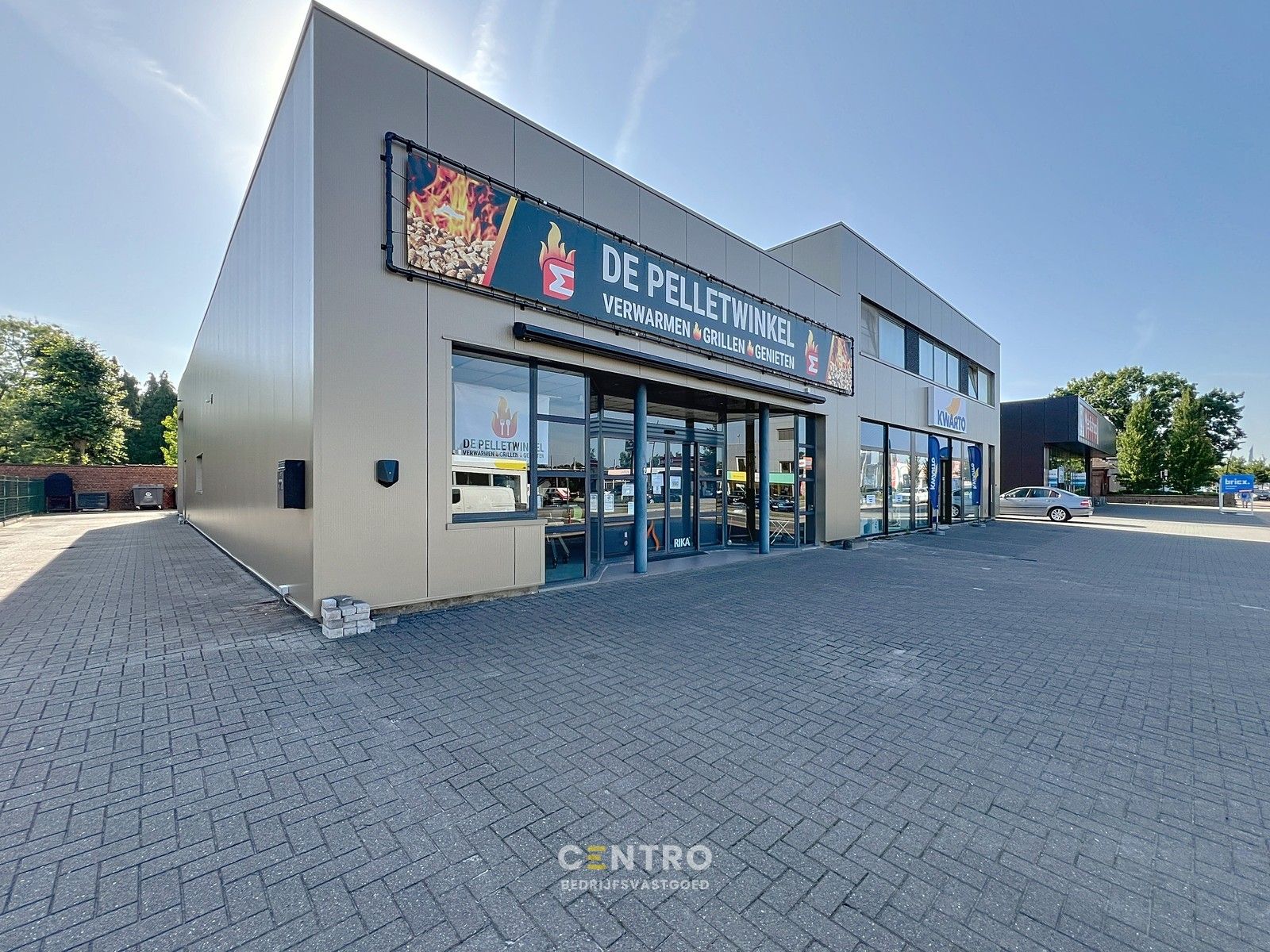 Topligging! Handelspand met magazijn langs de Westlaan in Roeselare. foto {{pictureIndex}}
