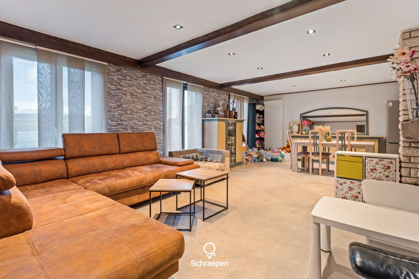 Gelijkvloerse woning op zuidoostelijk perceel van 10,5 are én straatbreedte van maar liefst 30 meter! foto 5