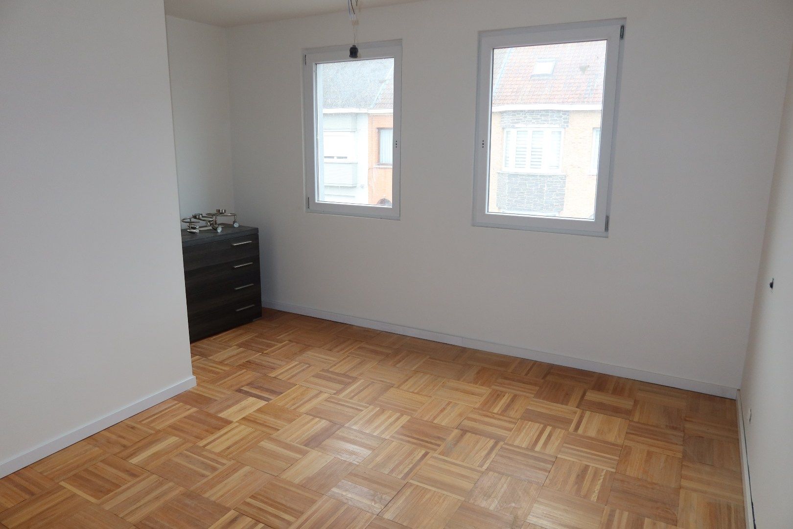Karaktervol burgerhuis met 2 slk, tuin en achteruitgang met garage foto 12