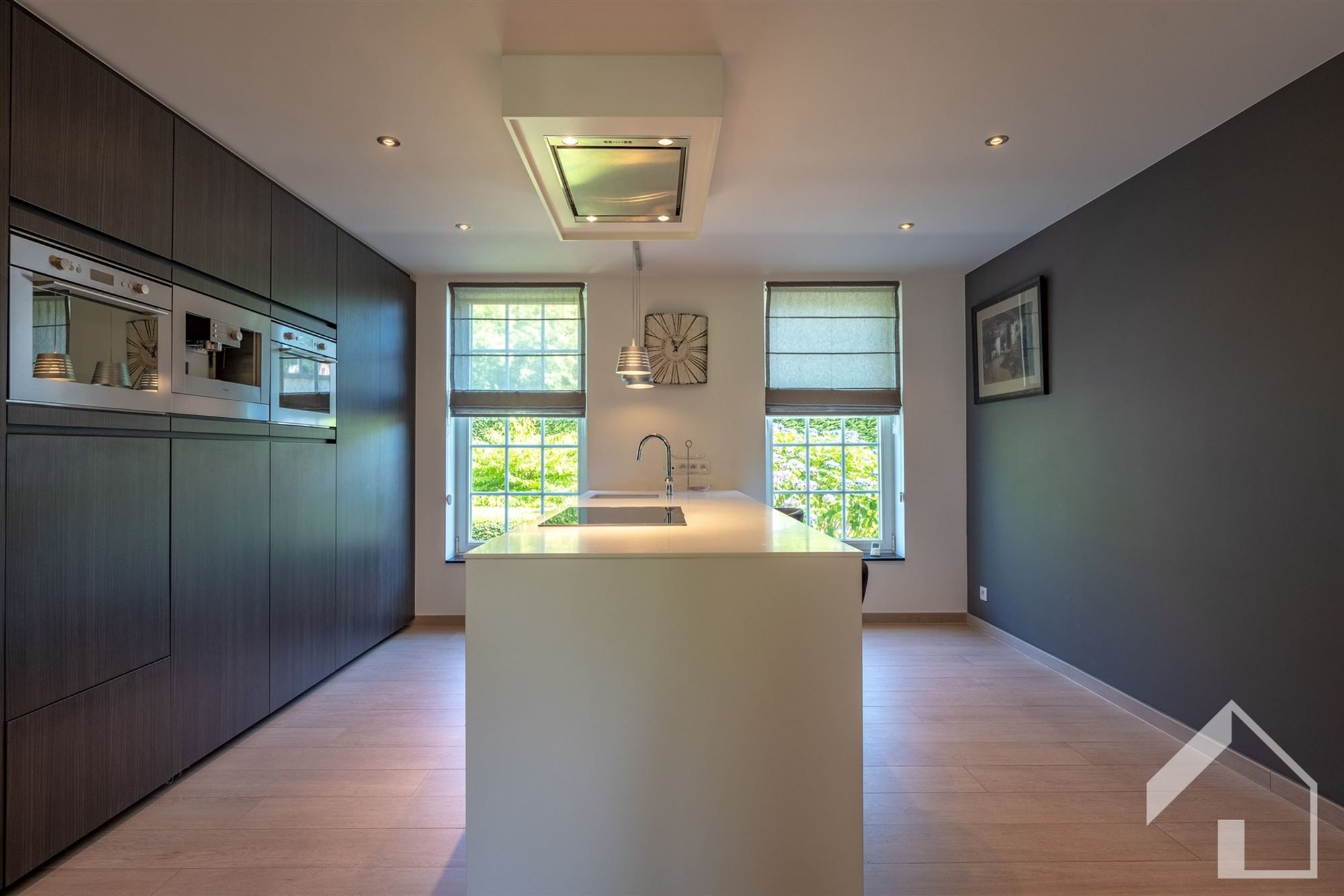 Energiezuinige woning met lift, tuin, oprit en inpandige garage foto 4