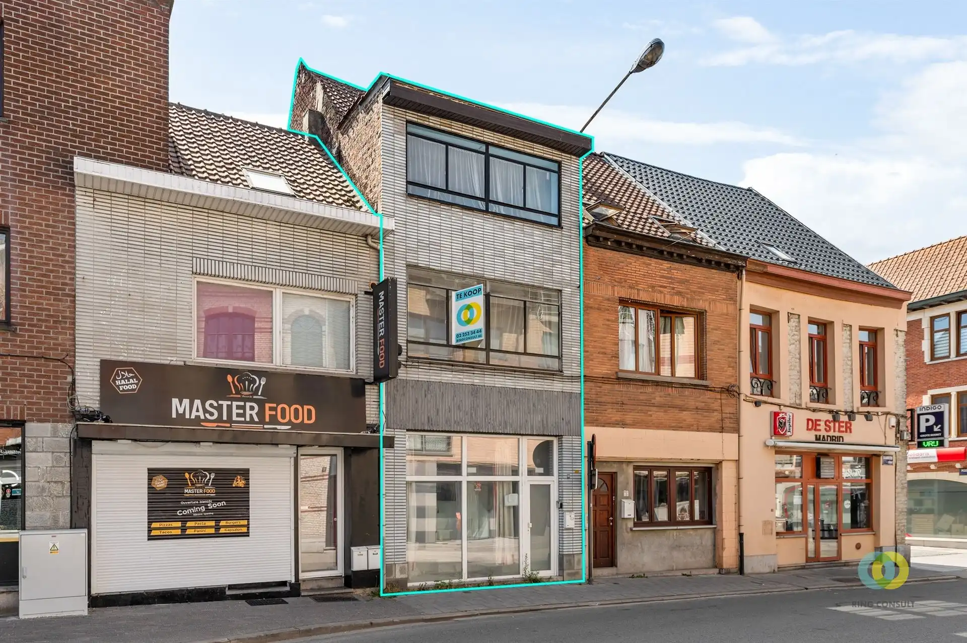 Hoofdfoto van de publicatie: **IN OPTIE** Huis met koer en drie slaapkamers mogelijk