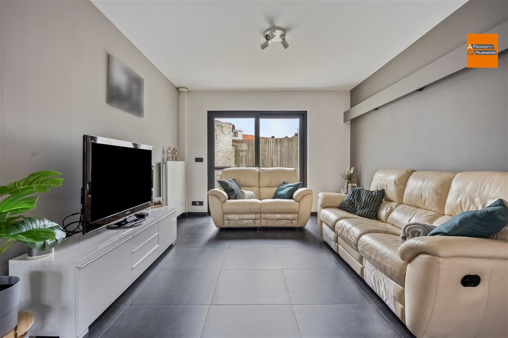 Gerenoveerde woning foto 4