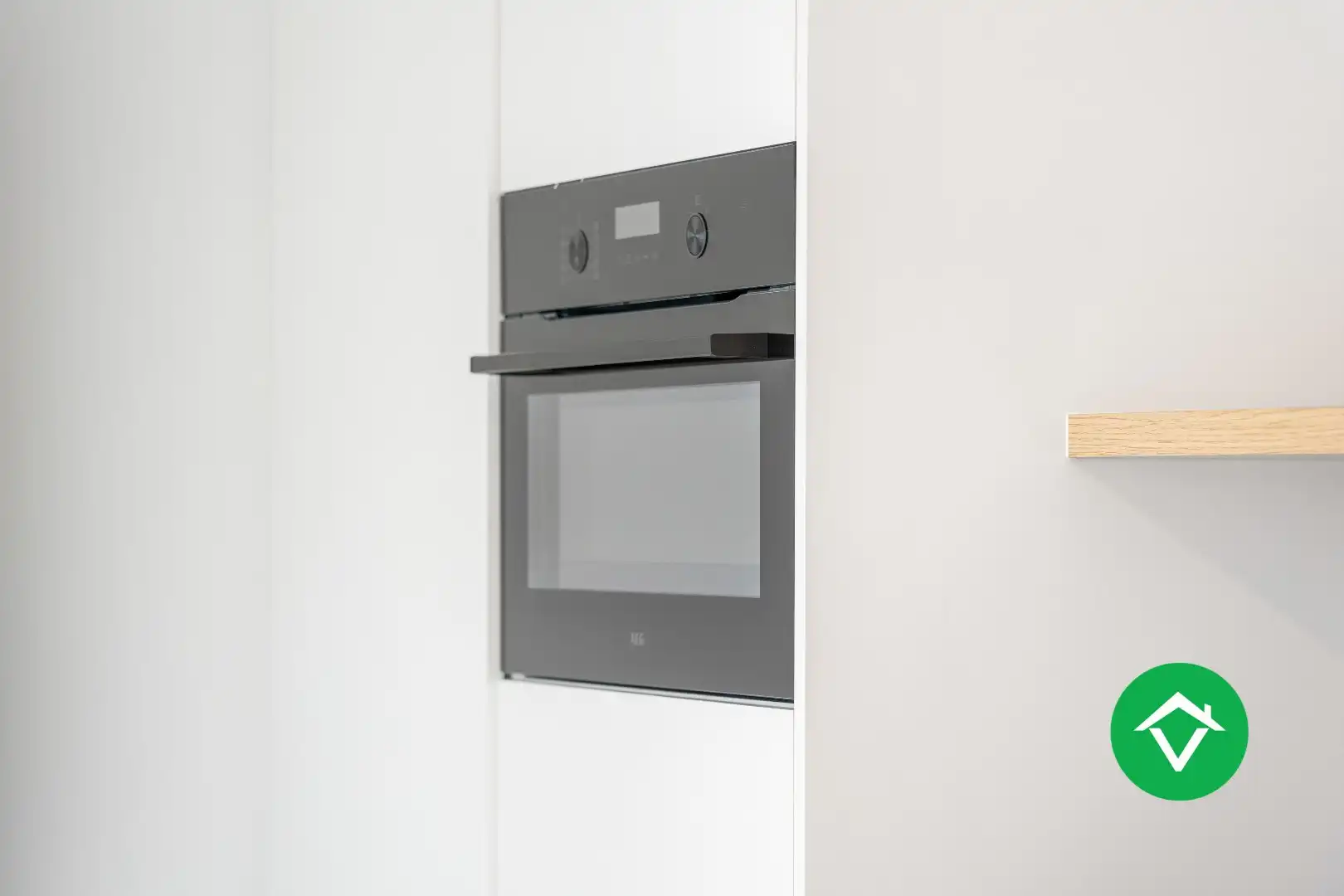 Volledig gerenoveerde woning (EPB B) met garage op topligging te Eernegem foto 12