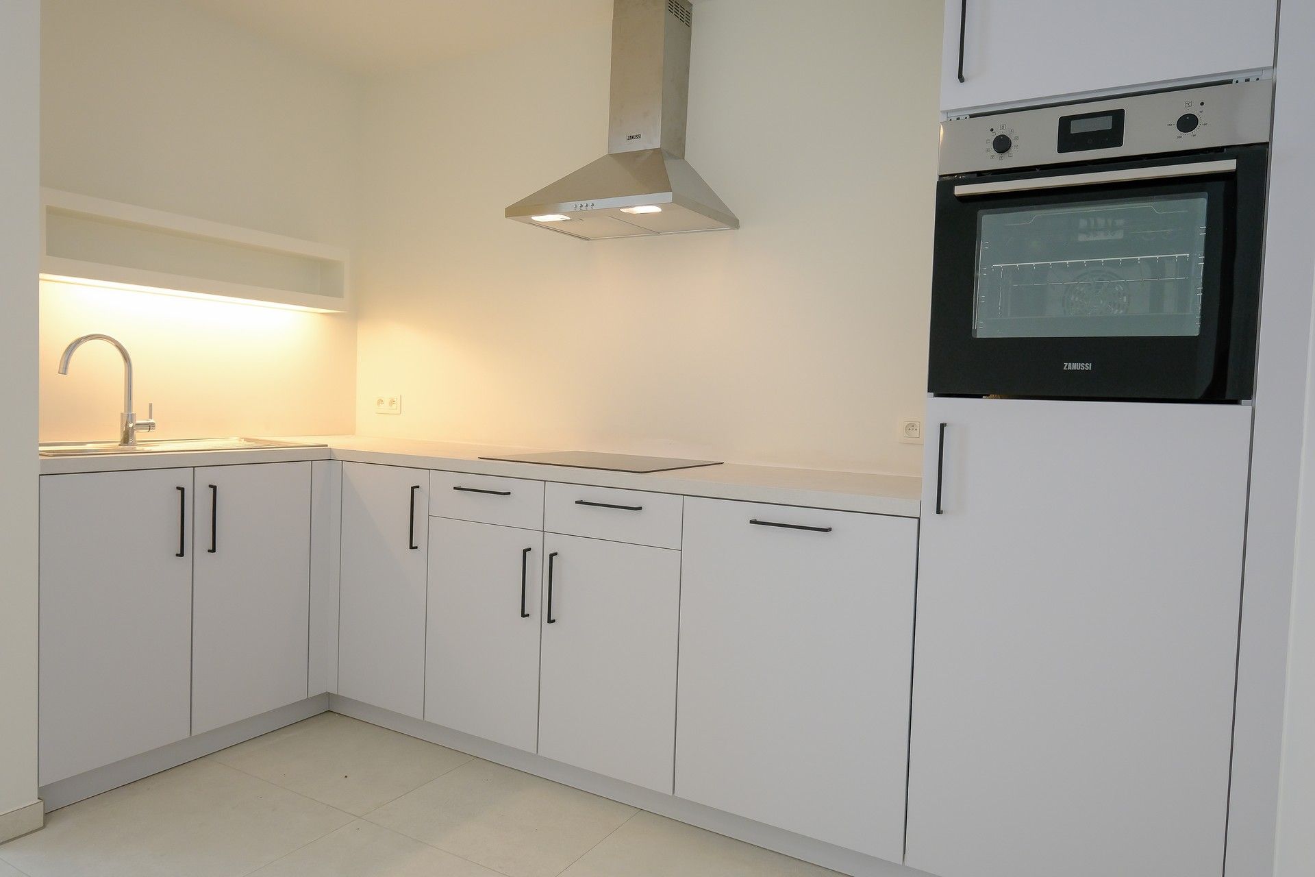 Prachtig gelijkvloers 1-slaapkamer appartement in hartje Bilzen. foto 6