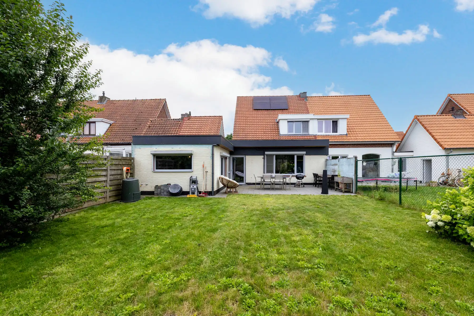 Gerenoveerde gezinswoning met 3/4 slaapkamers, garage en tuin foto 21