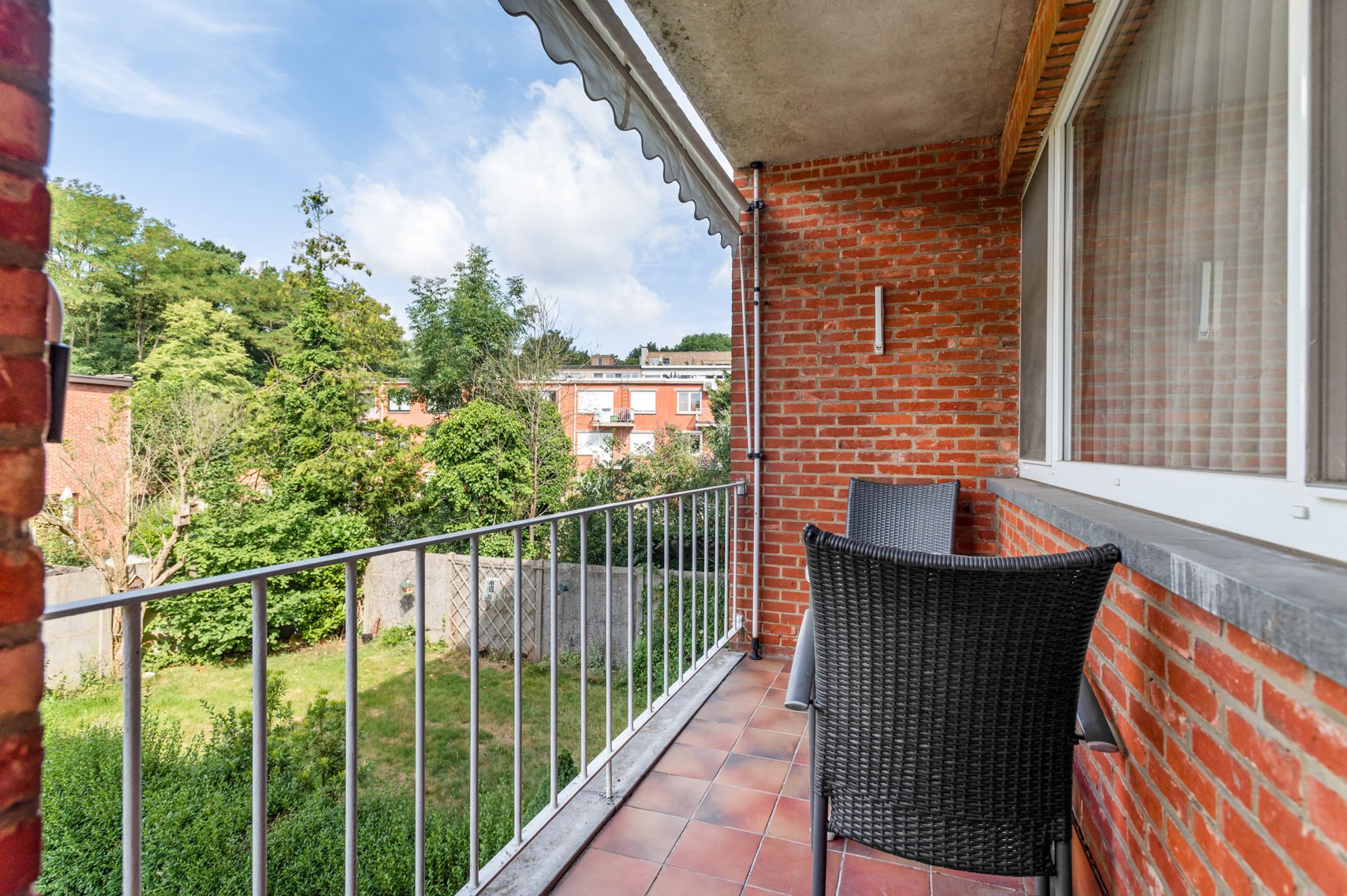 Unieke kans: appartement met tuin, garagebox en berging foto 11