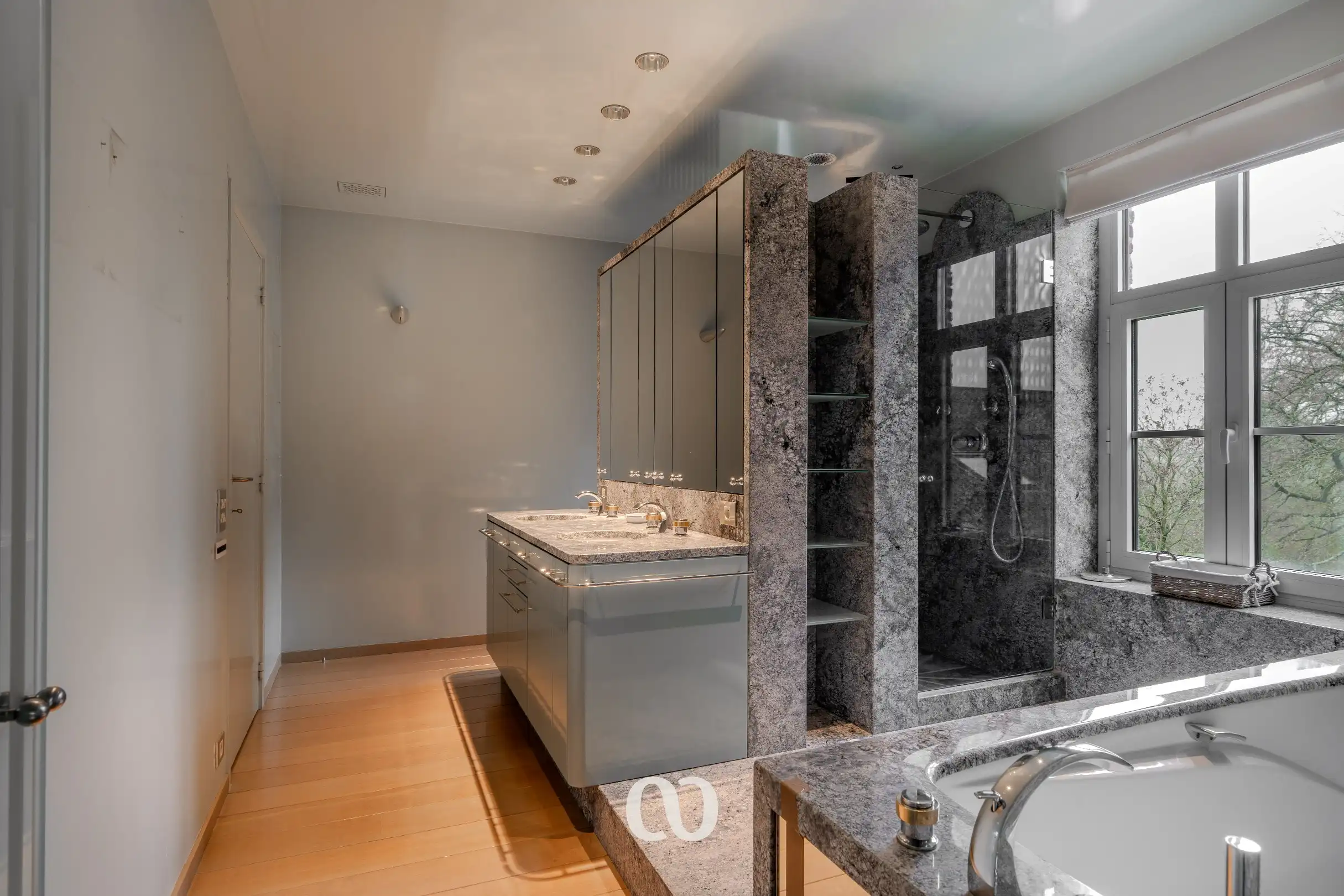 Exclusieve villa met unieke parksetting in Mater foto 15