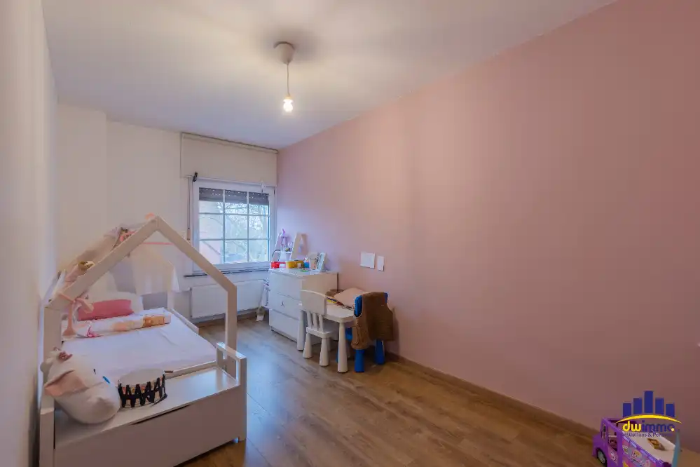 Instapklare, volledig gerenoveerde woning met 4 slaapkamers & ruime tuin in Evergem foto 15