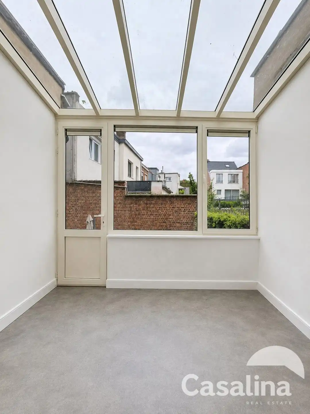 Luxe gelijkvloersappartement met stadstuin en garage box foto 3