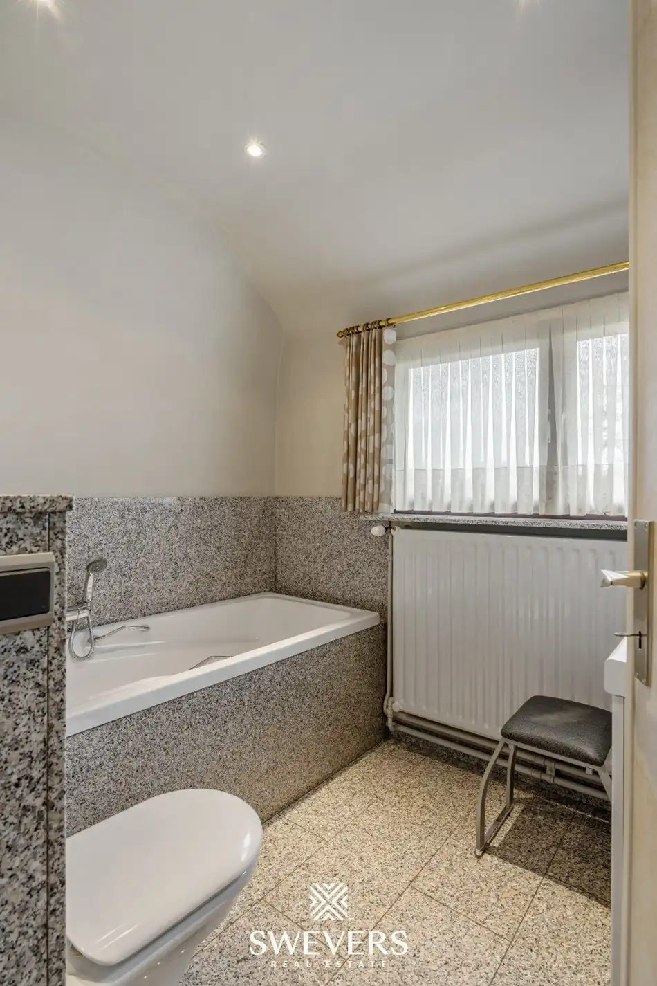 Leuke gezinswoning (4 slpk) met veel potentieel op zonovergoten perceel van 15a 84ca in doodlopende straat te Boekt foto 19