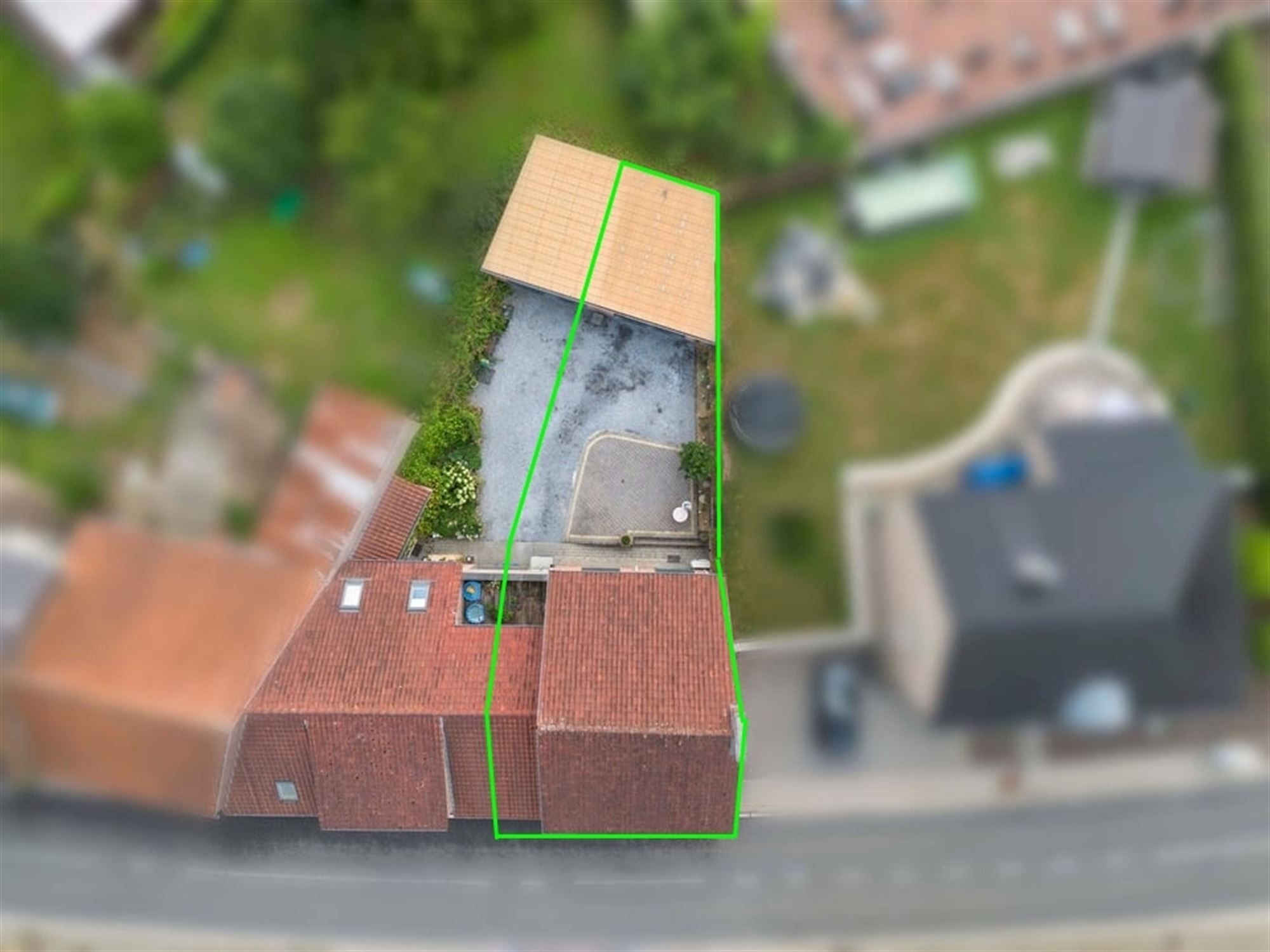 VERRASSEND RUIME GEZINSWONING MET GARAGE IN HEERS  foto 3