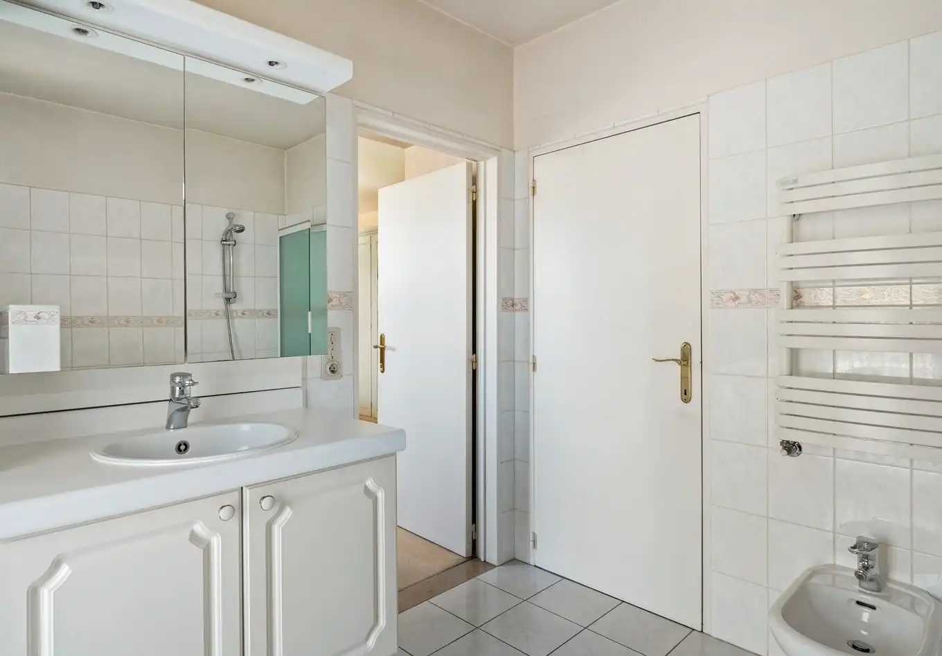 IN OPTIE !! Lichtrijke en instapklare HOB met ruimte om verder te groeien? Ontdek deze oerdegelijke lichtrijke woning tussen Vriesdonk en het centrum van Brasschaat ! foto 19