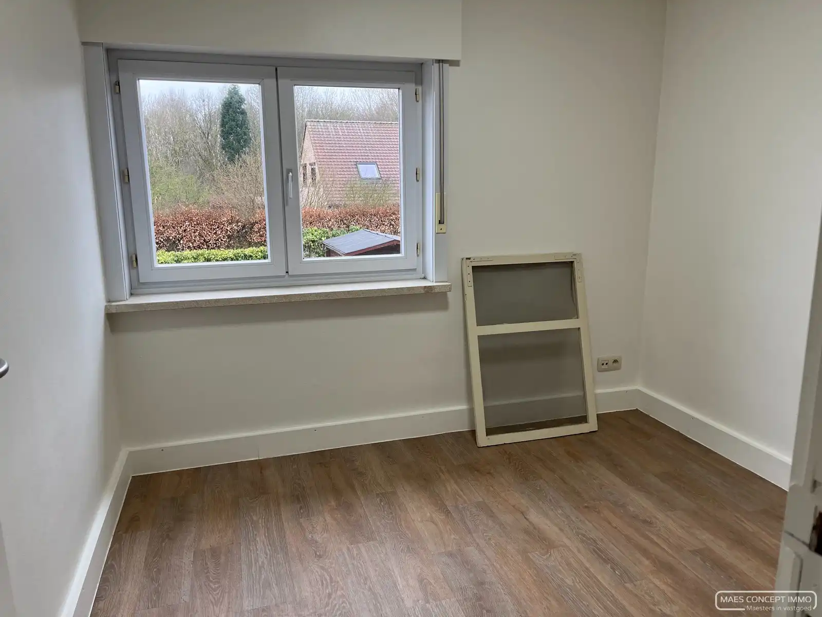 Instapklare woning te huur met 3 slaapkamers en tuin in centrum Tiegem foto 9