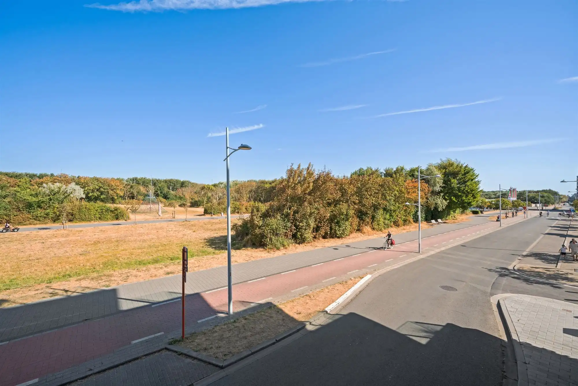 Luxueus (quasi nieuw) appartement vlakbij het strand!  foto 19