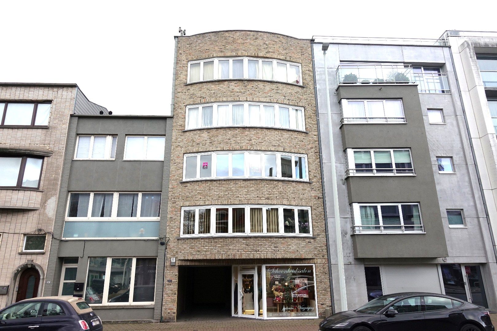 Te huur: appartement met 2 slaapkamers aan de Elisabethlaan in Oostende foto {{pictureIndex}}