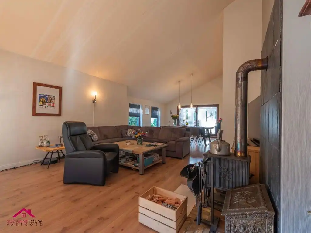 Vrijstaande woning op ruim perceel foto 13