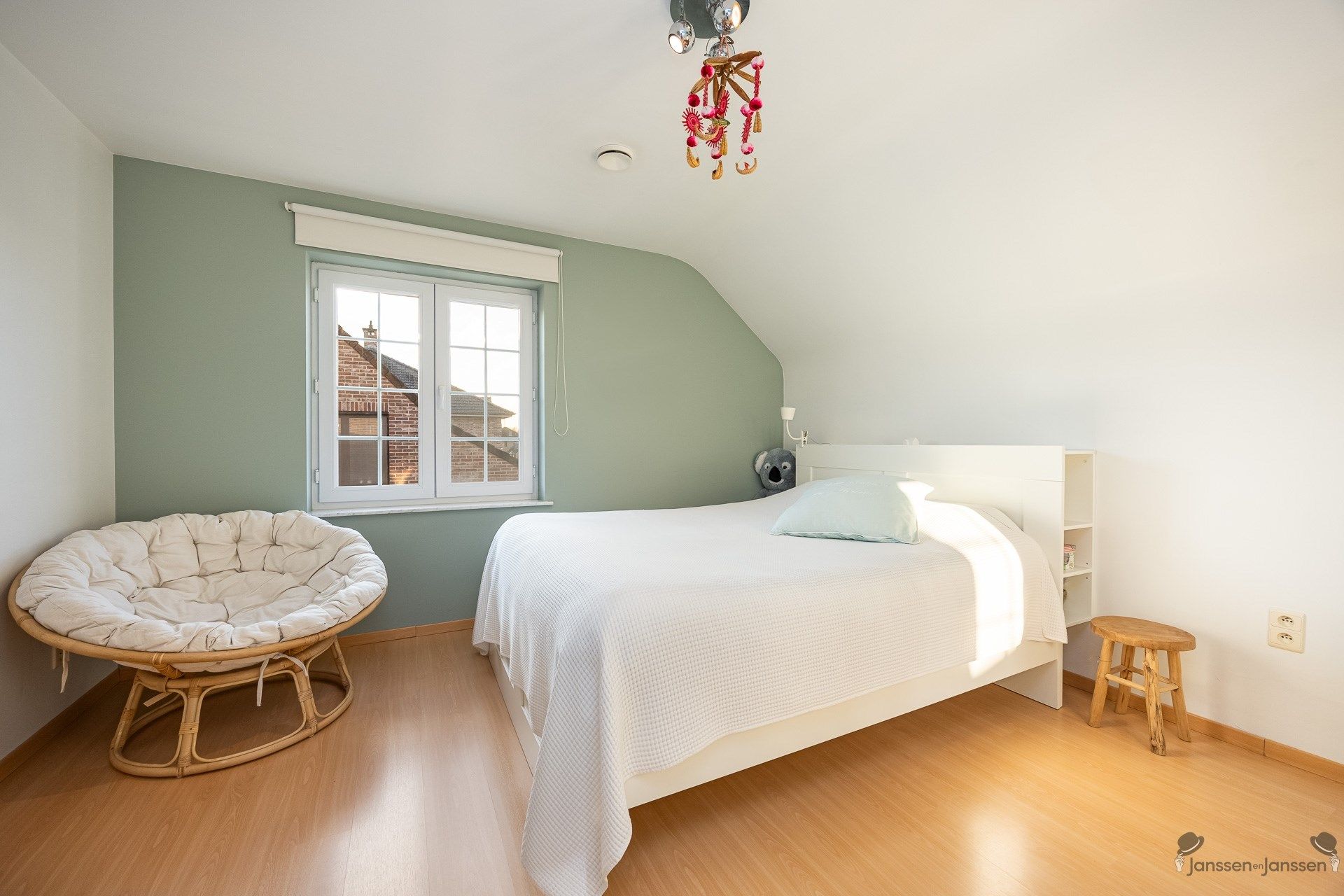 Lichtrijke, top-onderhouden woning in een doodlopende straat in hartje Sint-Job foto 13