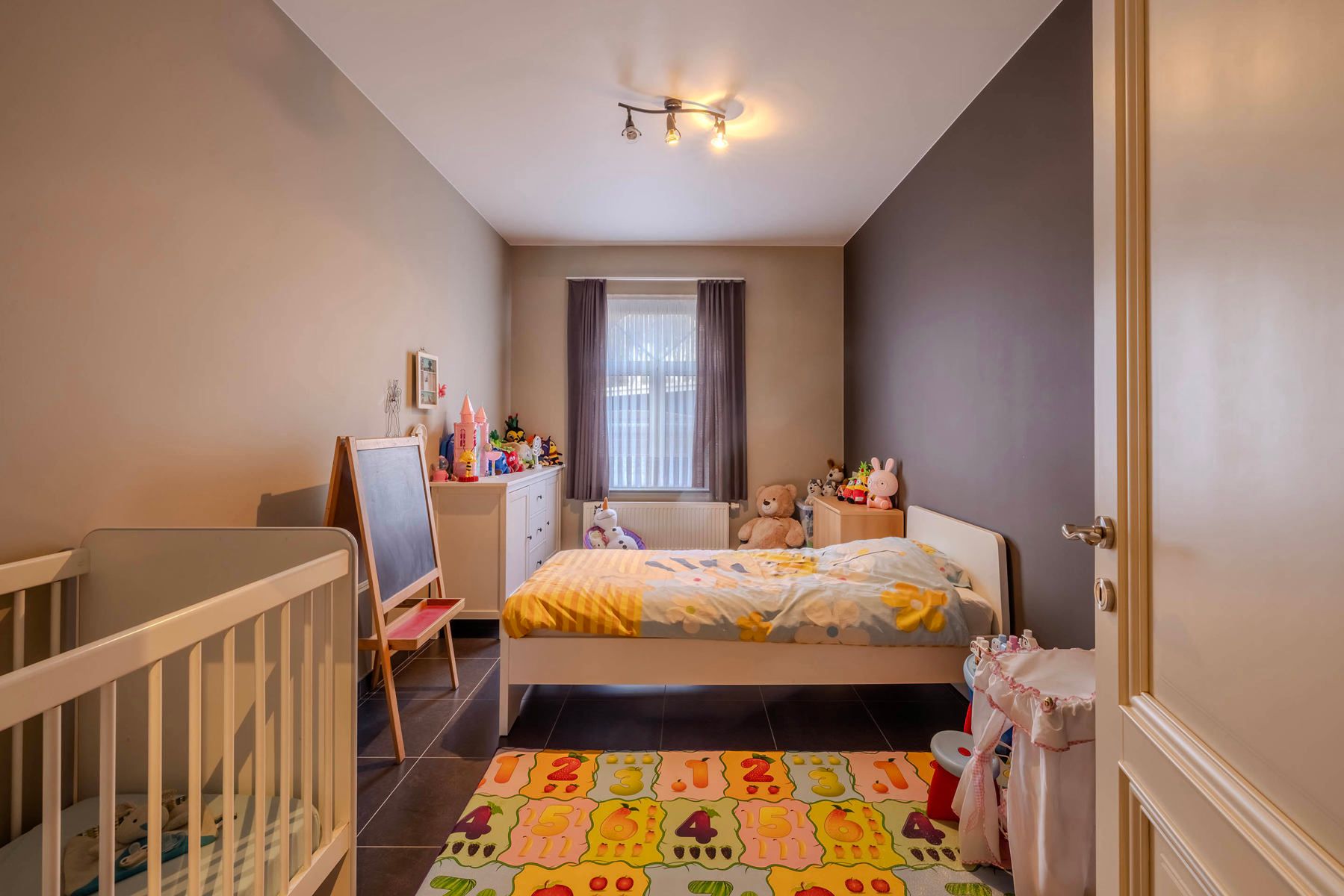 Villa met 4 slpk, bureau en dubbele garage op 1.726m2 foto 19