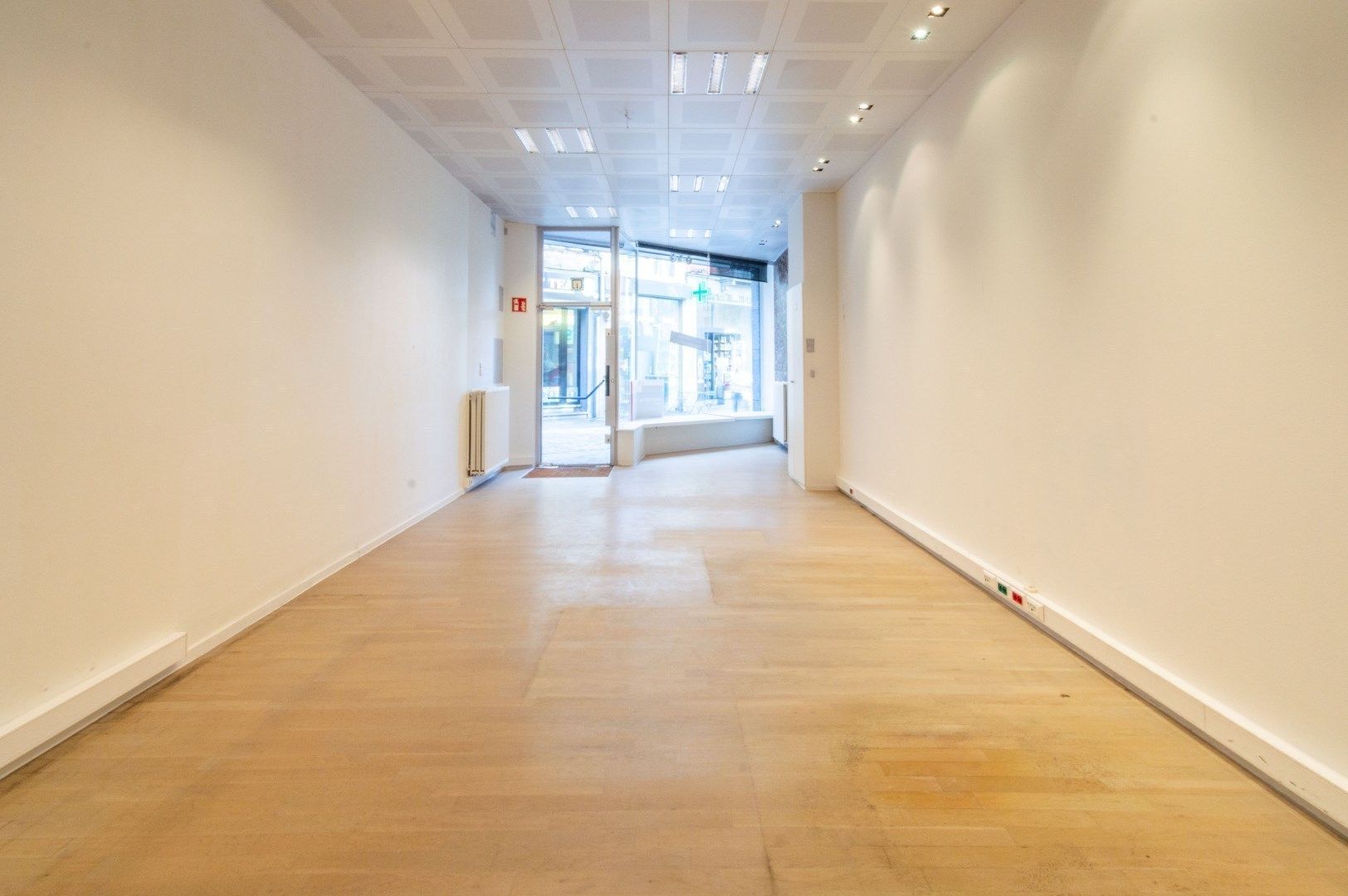 Strategisch TOP gelegen handelswoning met achterhuis! foto 11