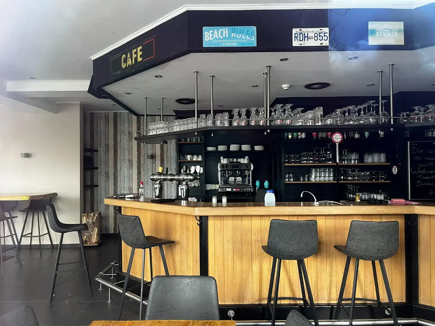 Hoekpand café Zeebrugge Vismijnstraat  foto 4