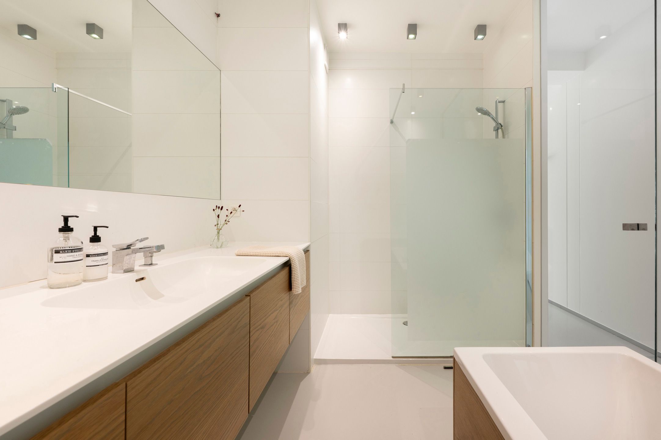 Gelijkvloers appartement met een zuidgerichte tuin! foto 16