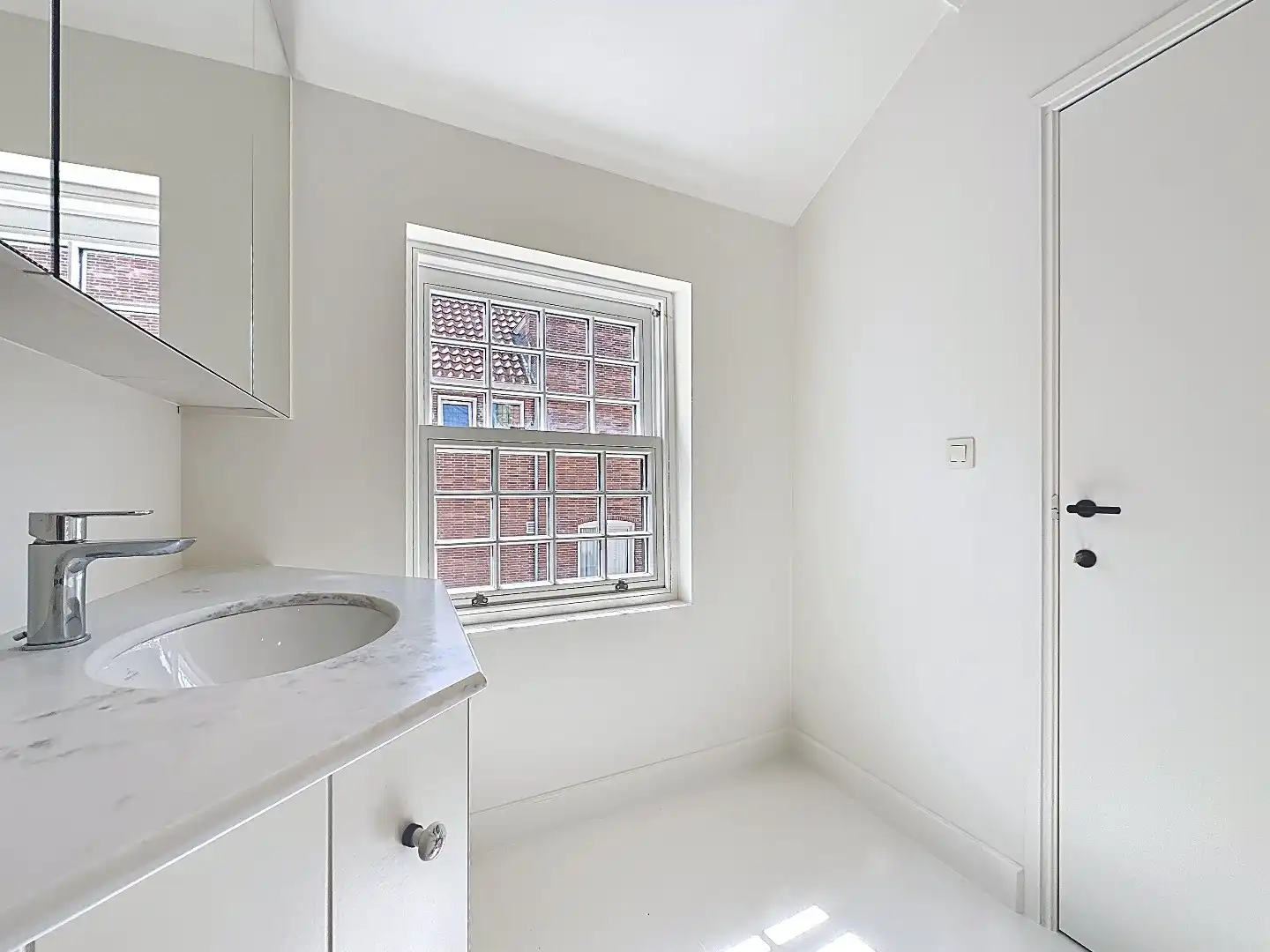 Sfeervolle en luxe tussenwoning in Zuidzande met vrij zicht over de velden foto 32